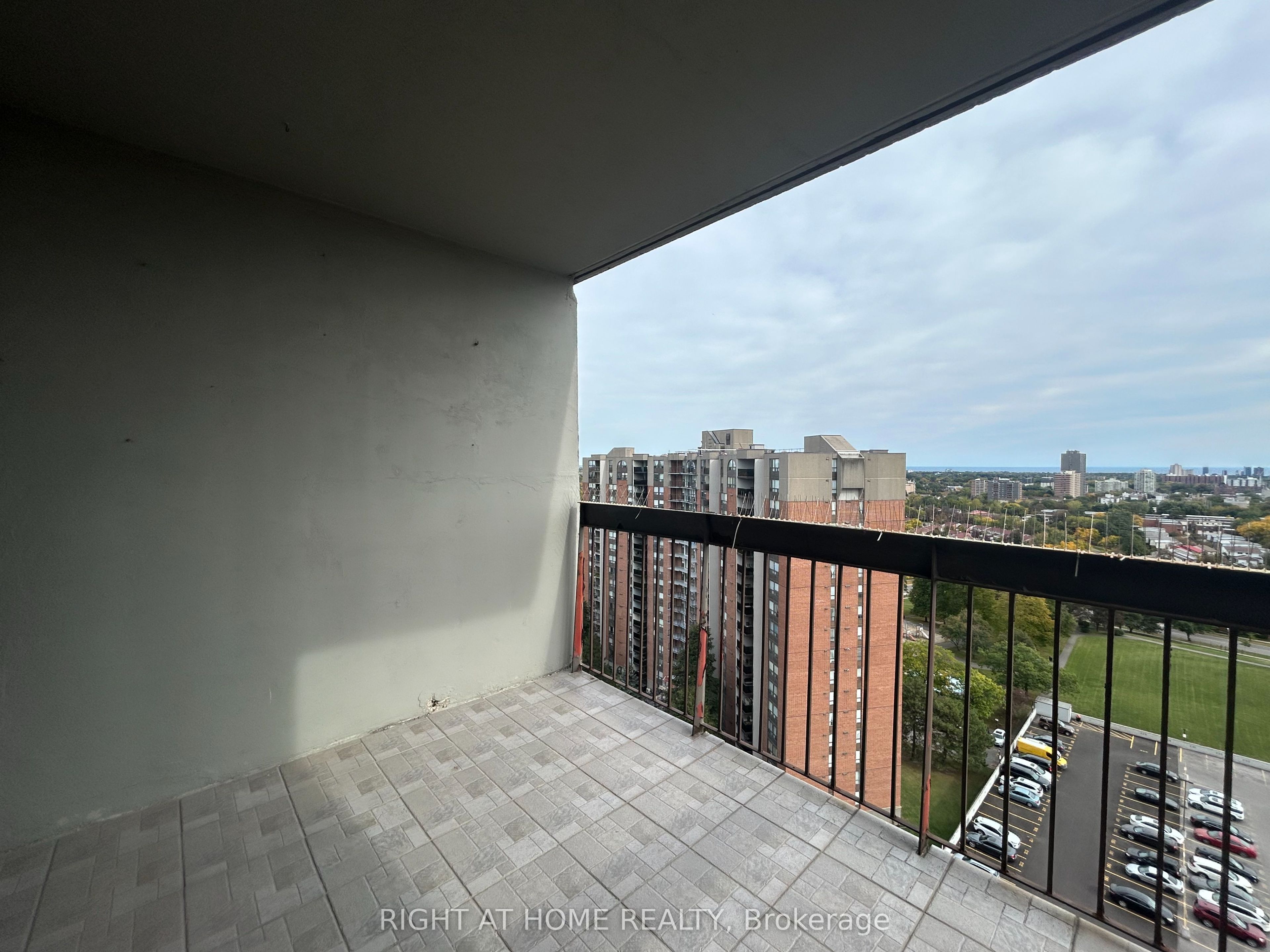 20 Mississauga Valley Boulevard 1801 Property Photo 12