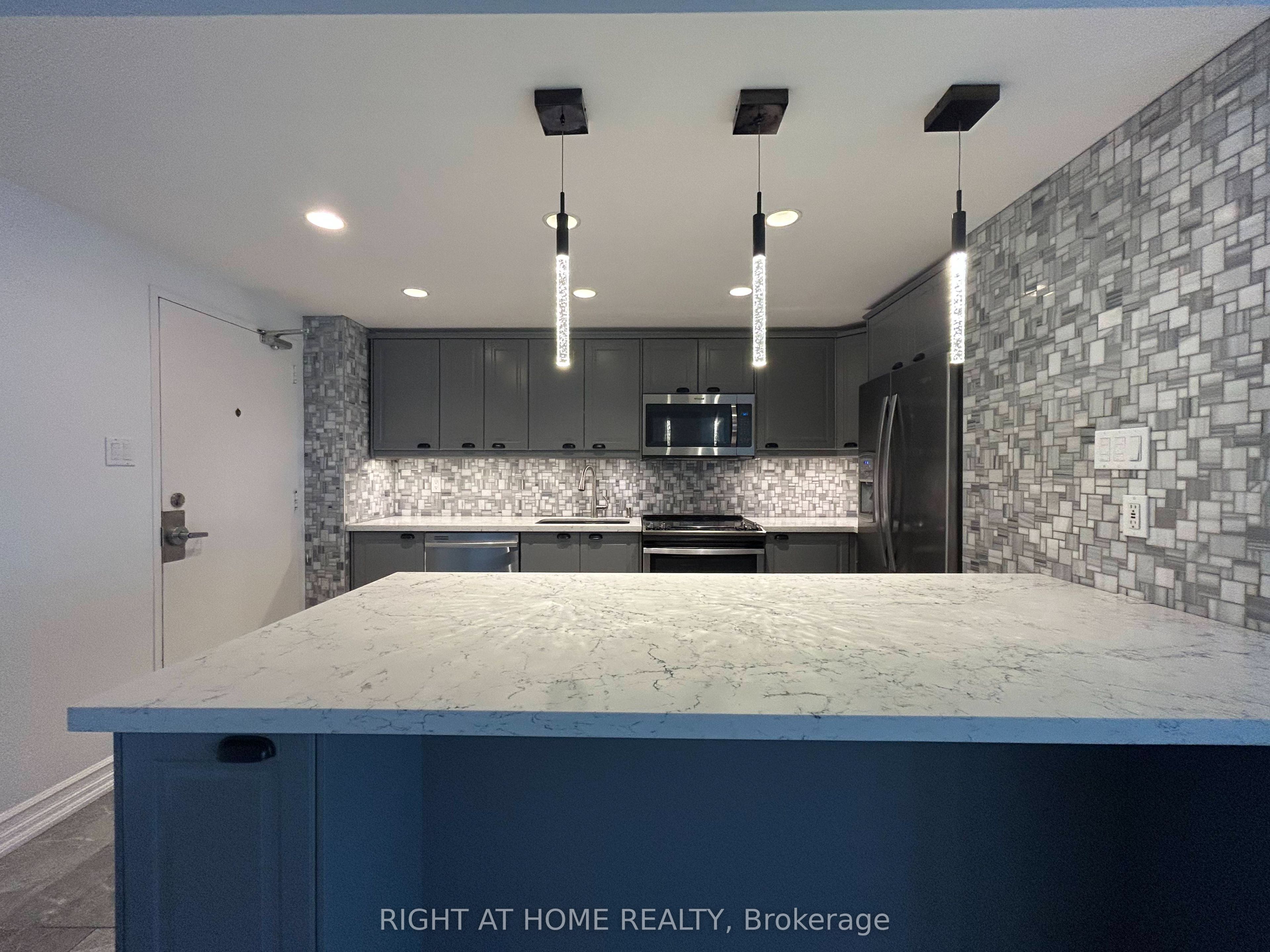20 Mississauga Valley Boulevard 1801 Property Photo 17