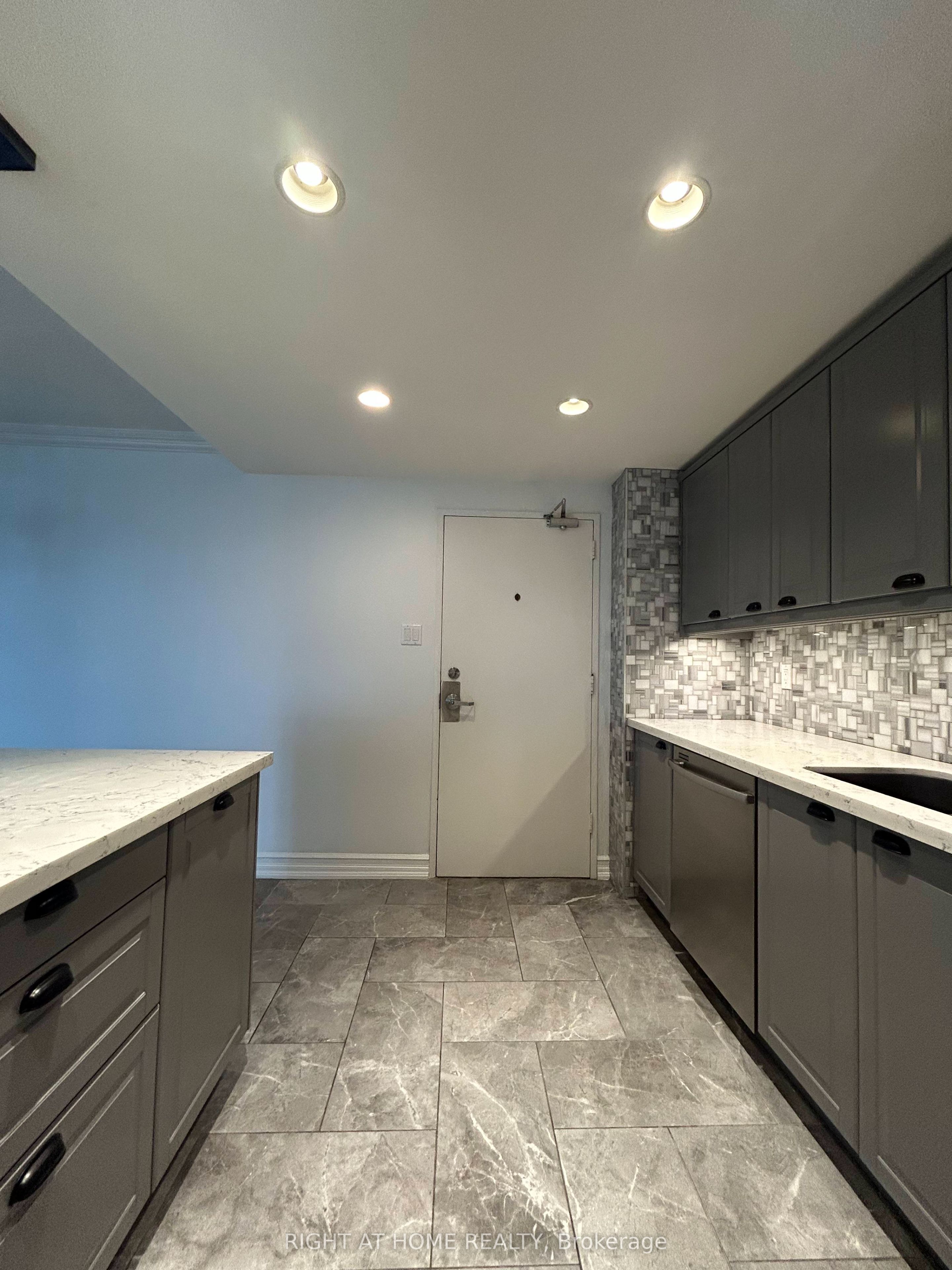 20 Mississauga Valley Boulevard 1801 Property Photo 18