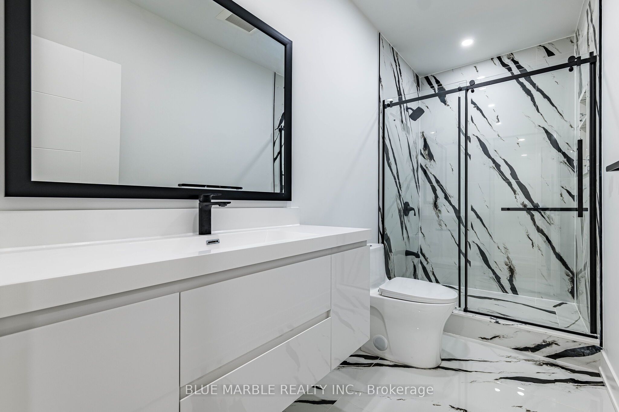 320 Kingsleigh Court Property Photo 45