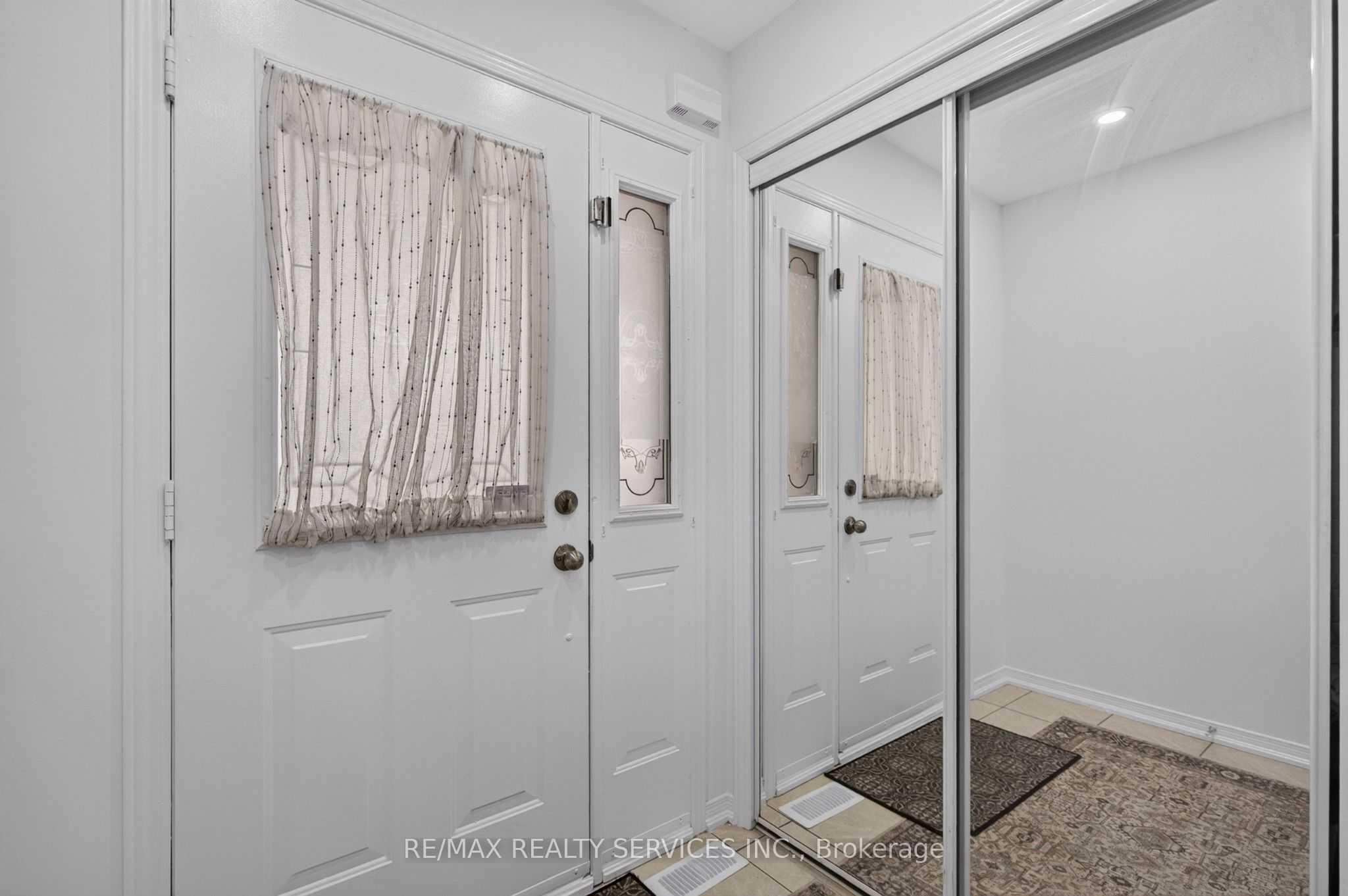 115 Passfield Trail Property Photo 9