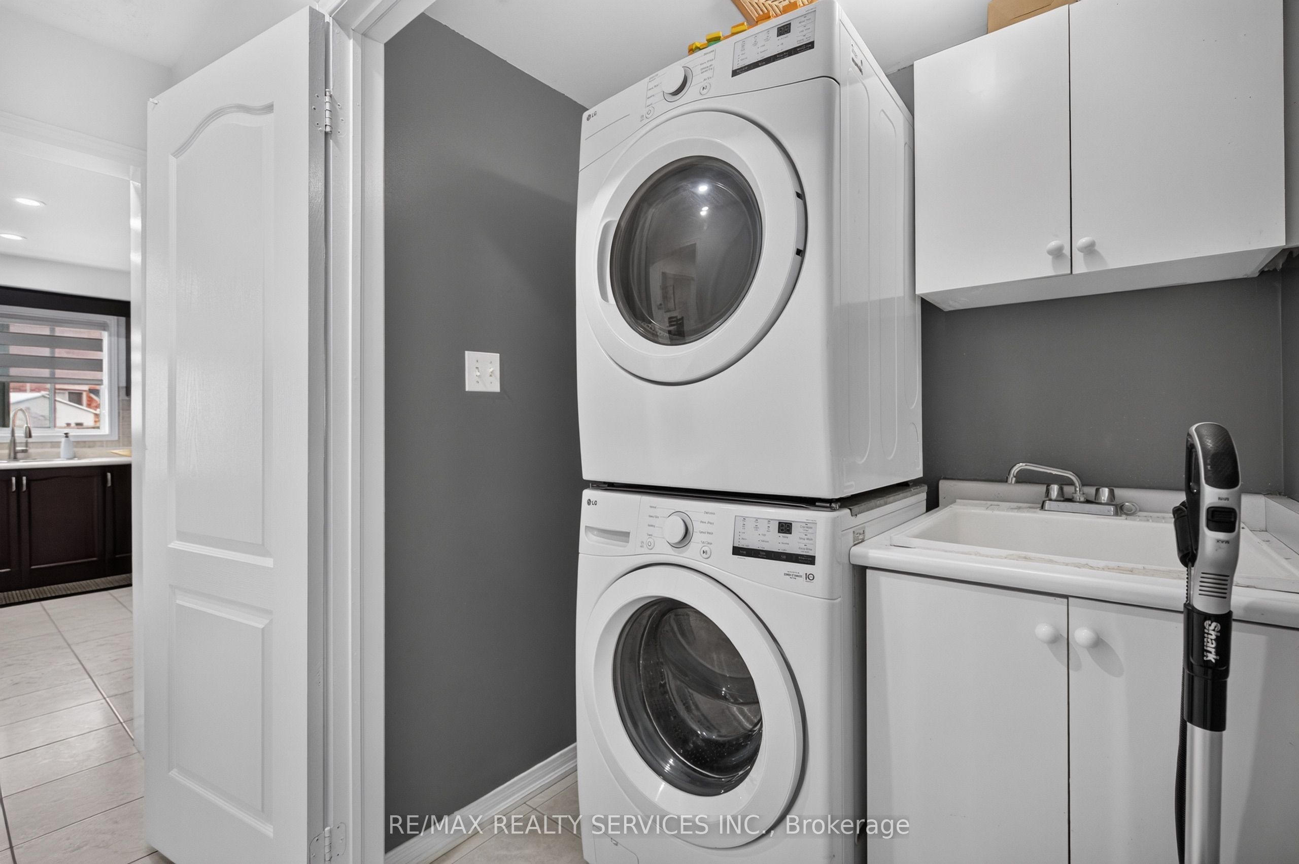 115 Passfield Trail Property Photo 21