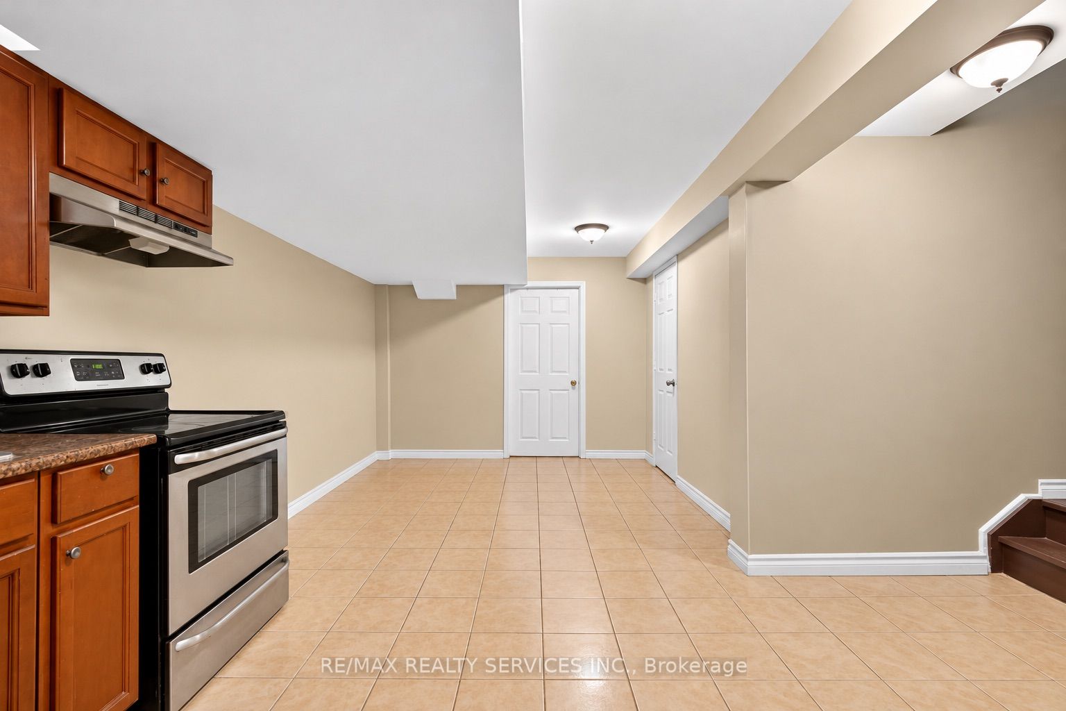 115 Passfield Trail Property Photo 38
