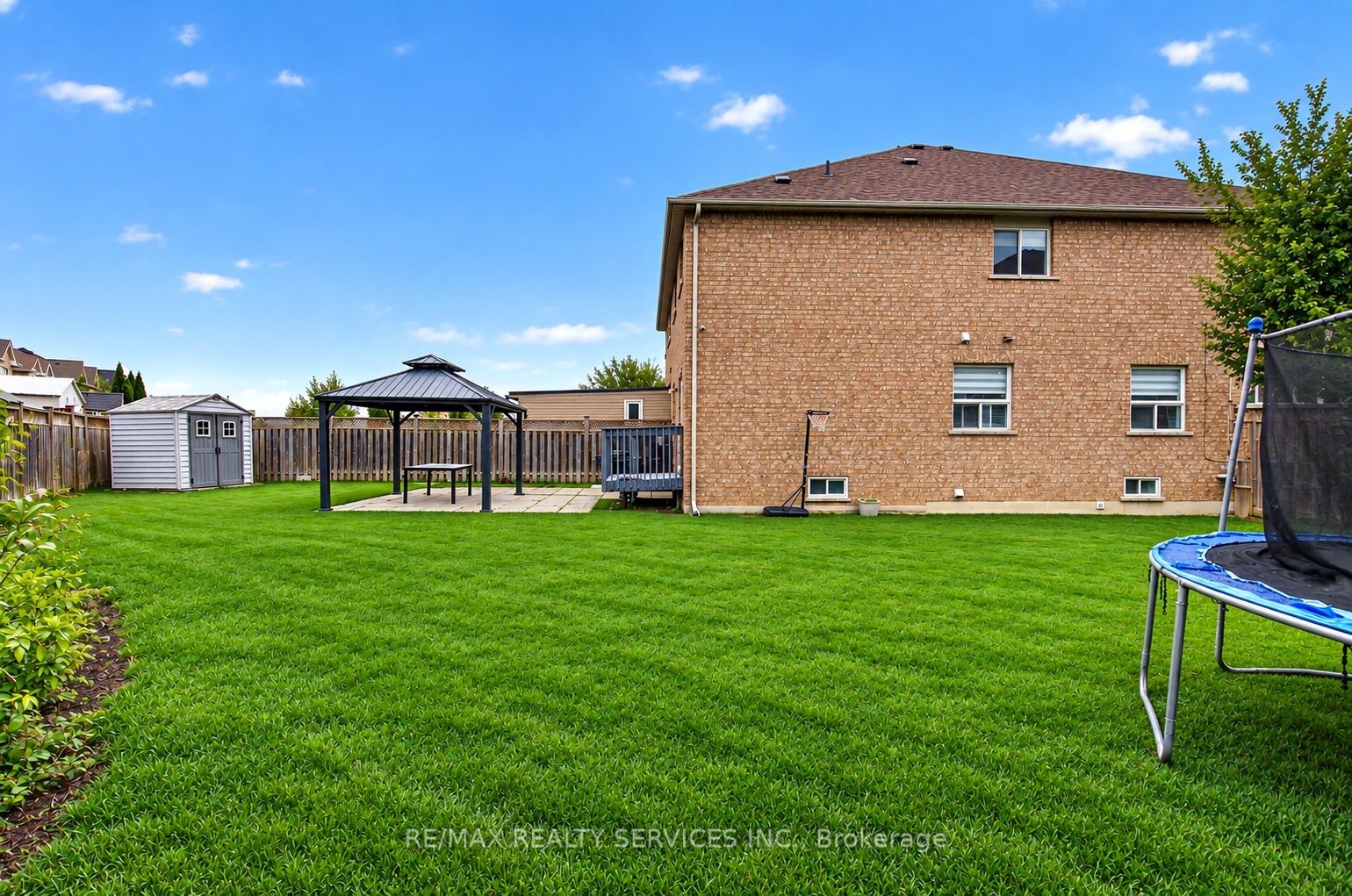 115 Passfield Trail Property Photo 45