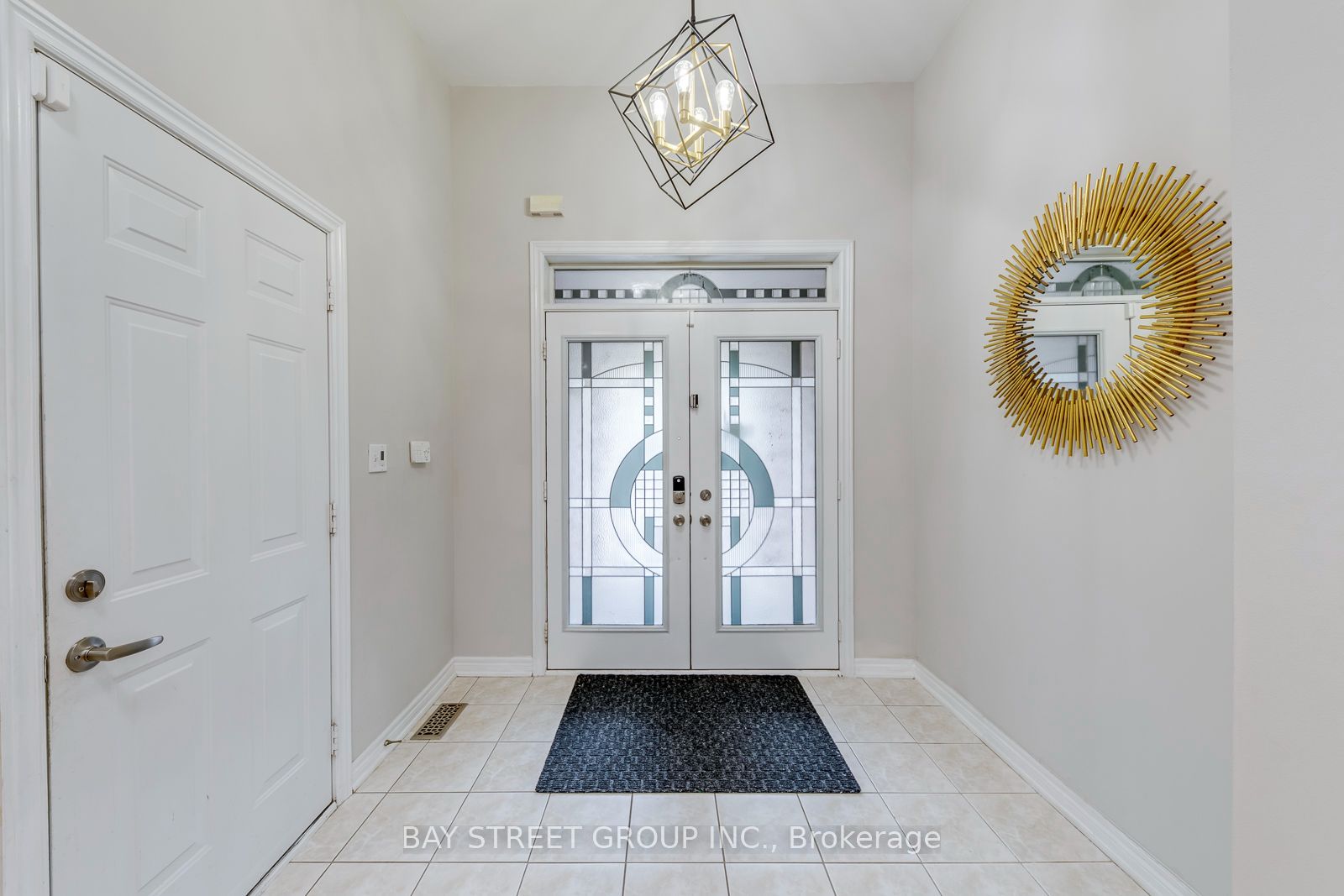 2455 Felhaber Crescent Property Photo 4