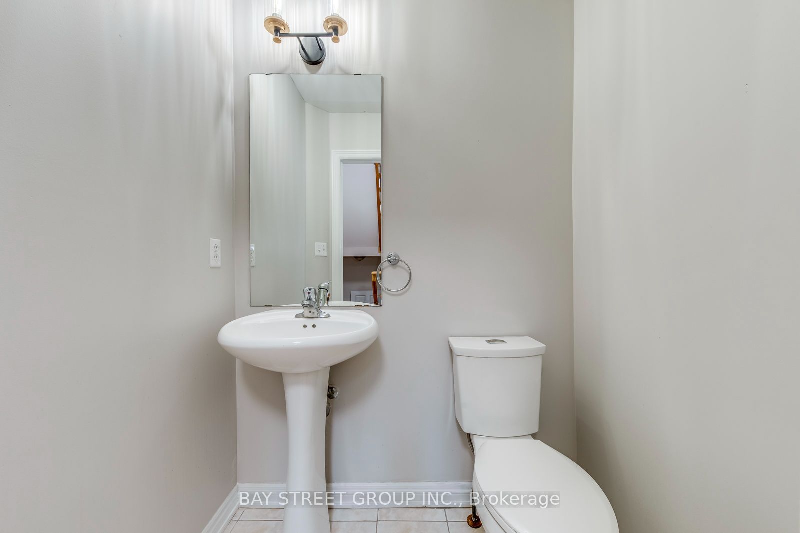 2455 Felhaber Crescent Property Photo 23
