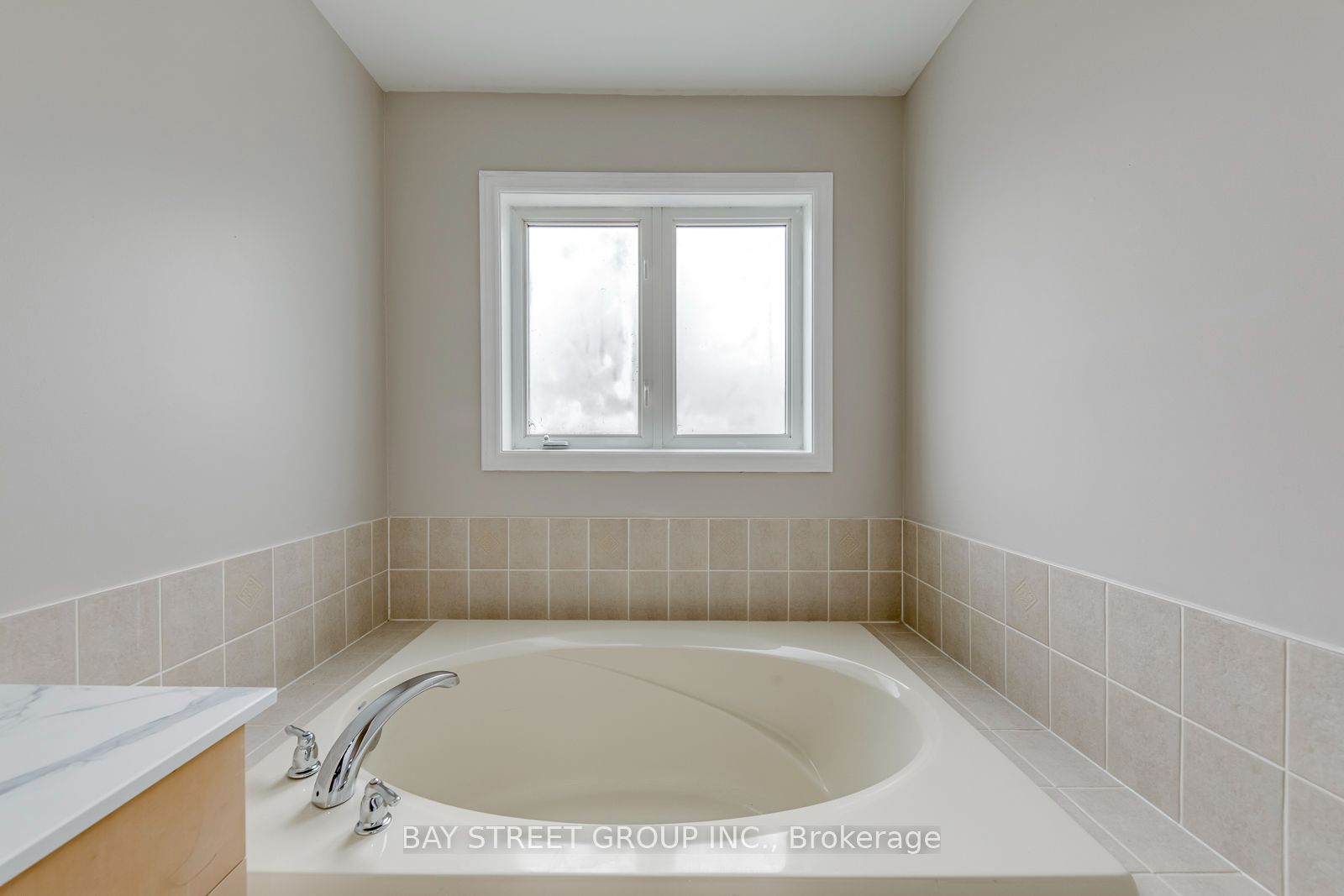 2455 Felhaber Crescent Property Photo 30