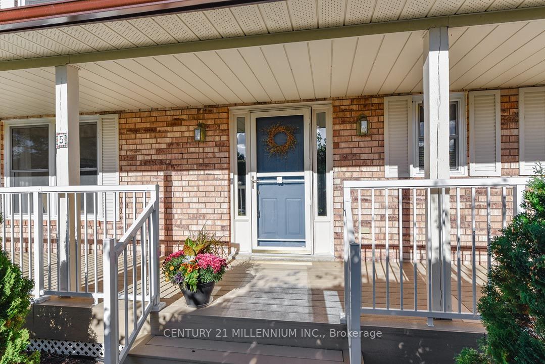 5 Snowberry Court Property Photo 8