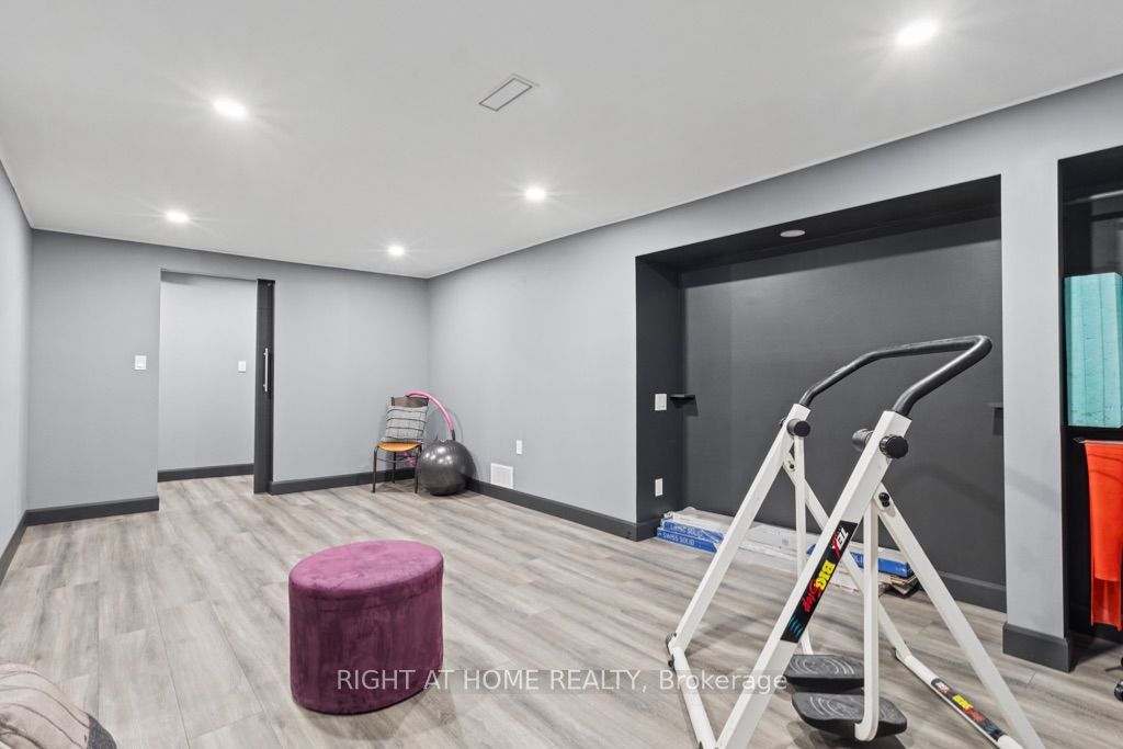 1247 Nottingham Avenue Property Photo 32