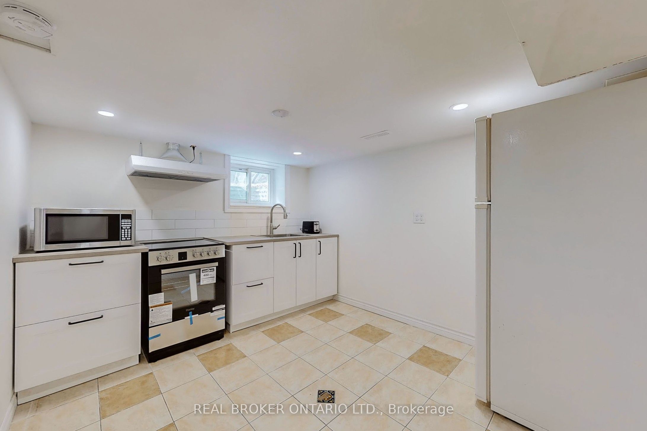 164 William Street Basement Property Photo 2