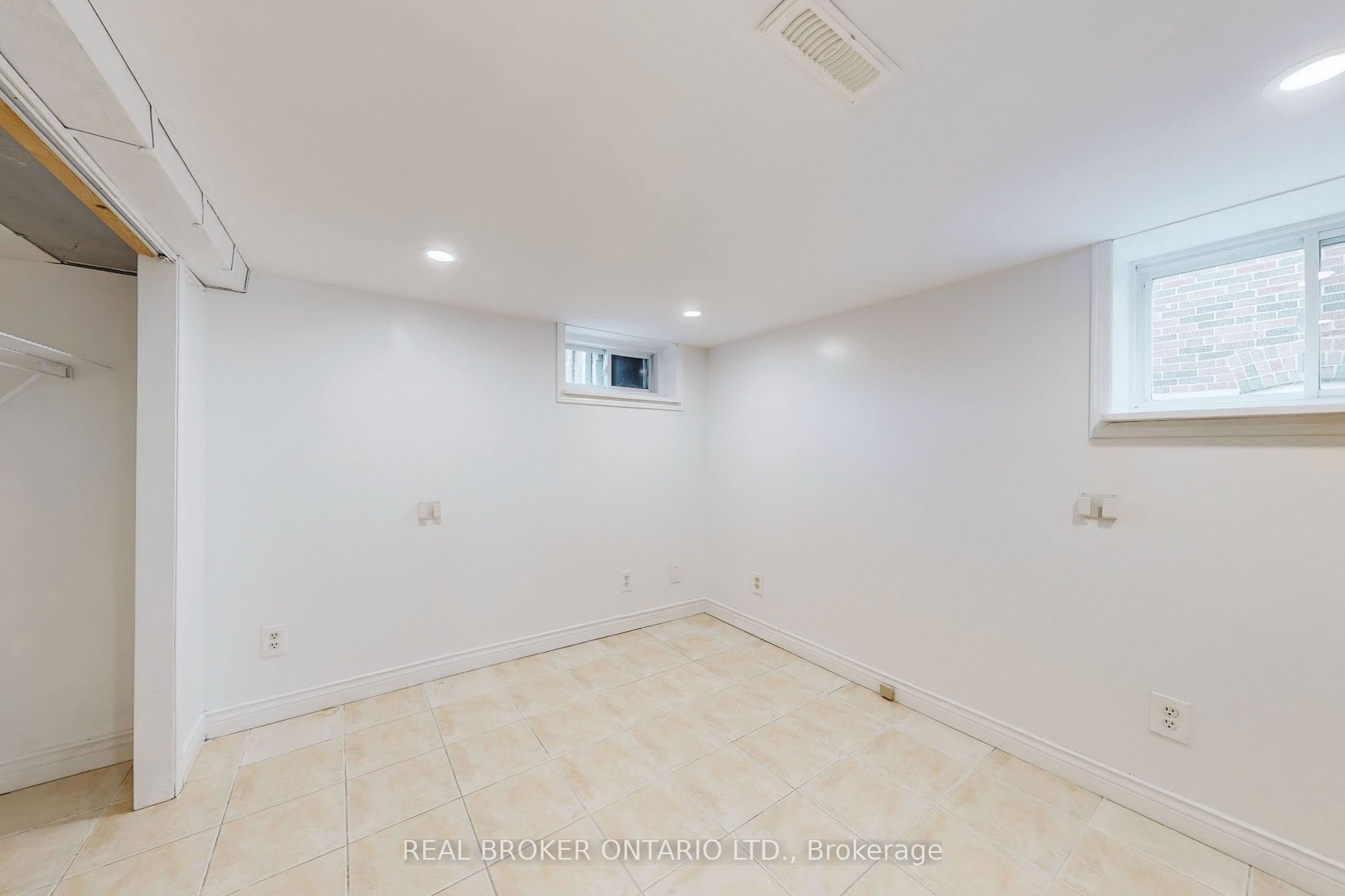 164 William Street Basement Property Photo 7