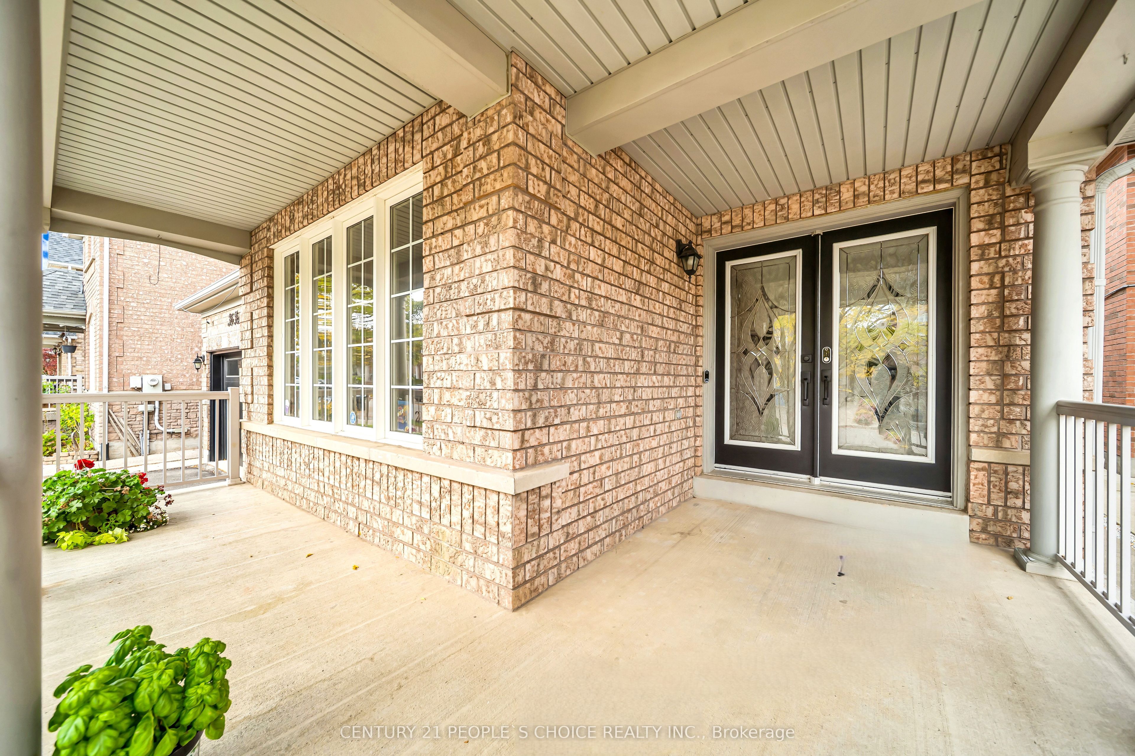 36 Humbolt Crescent Property Photo 4