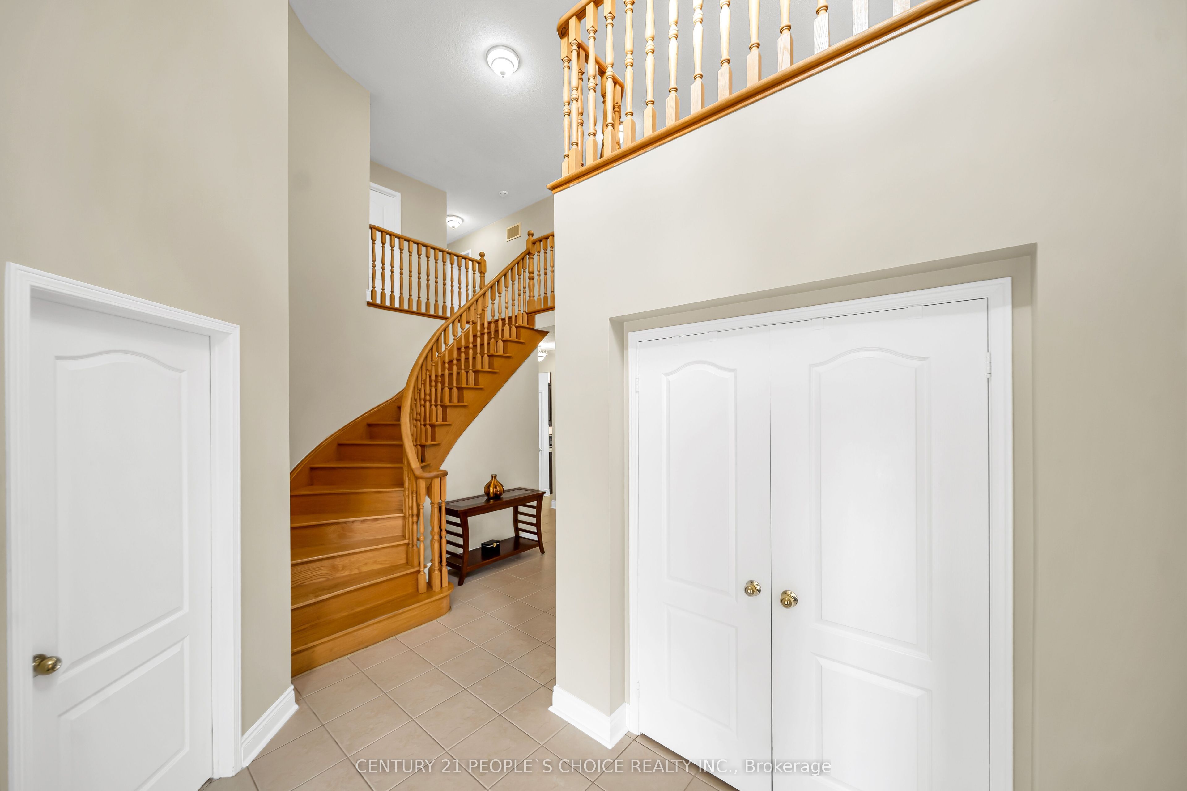 36 Humbolt Crescent Property Photo 6