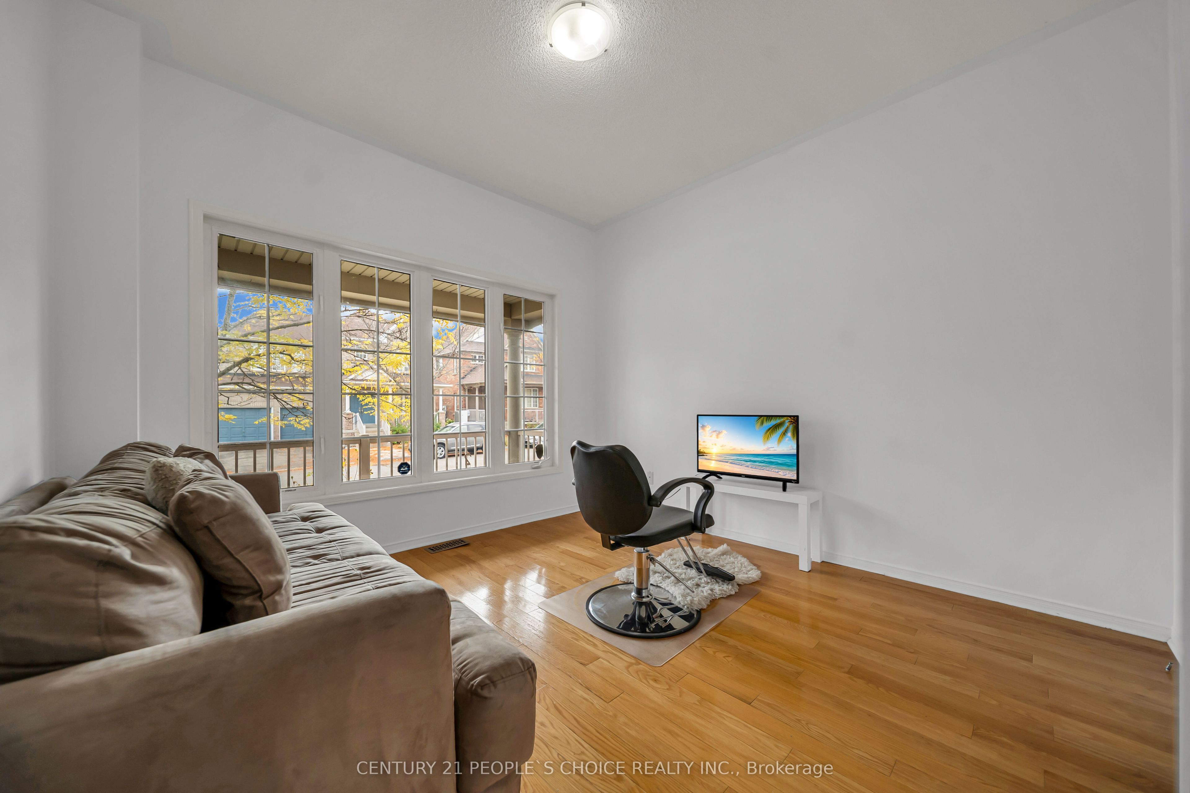 36 Humbolt Crescent Property Photo 8