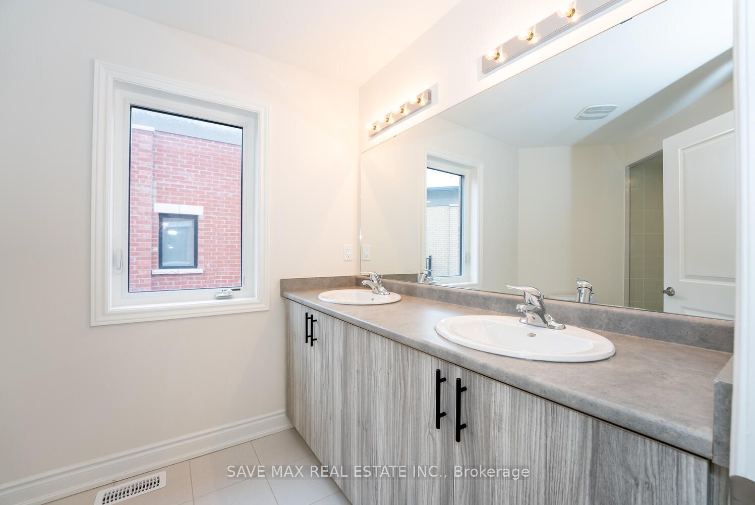 3299 Sixth Line 2 Property Photo 38