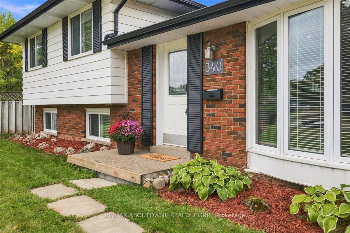 340 Duncombe Drive Property Photo 3