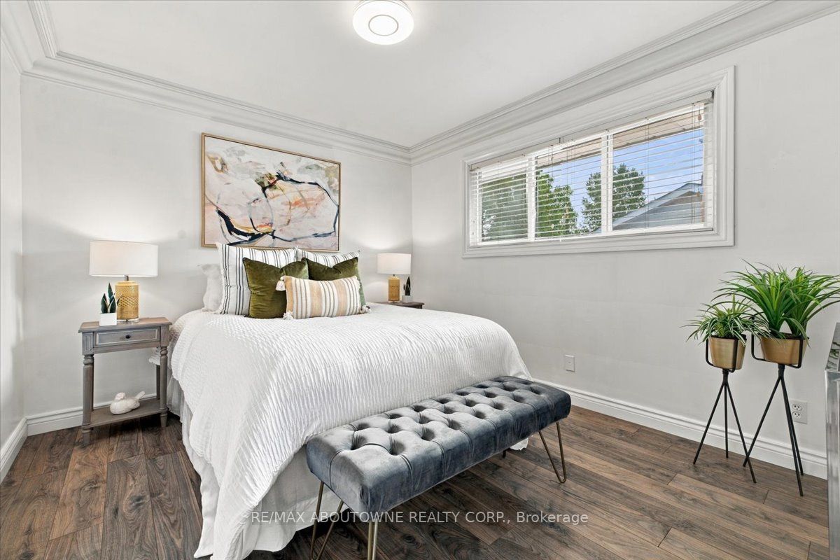 340 Duncombe Drive Property Photo 20