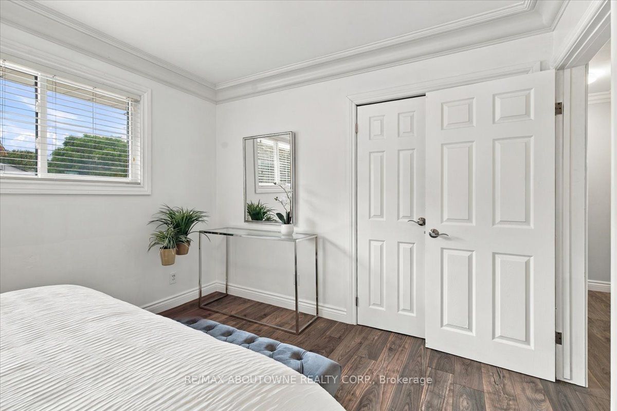340 Duncombe Drive Property Photo 21