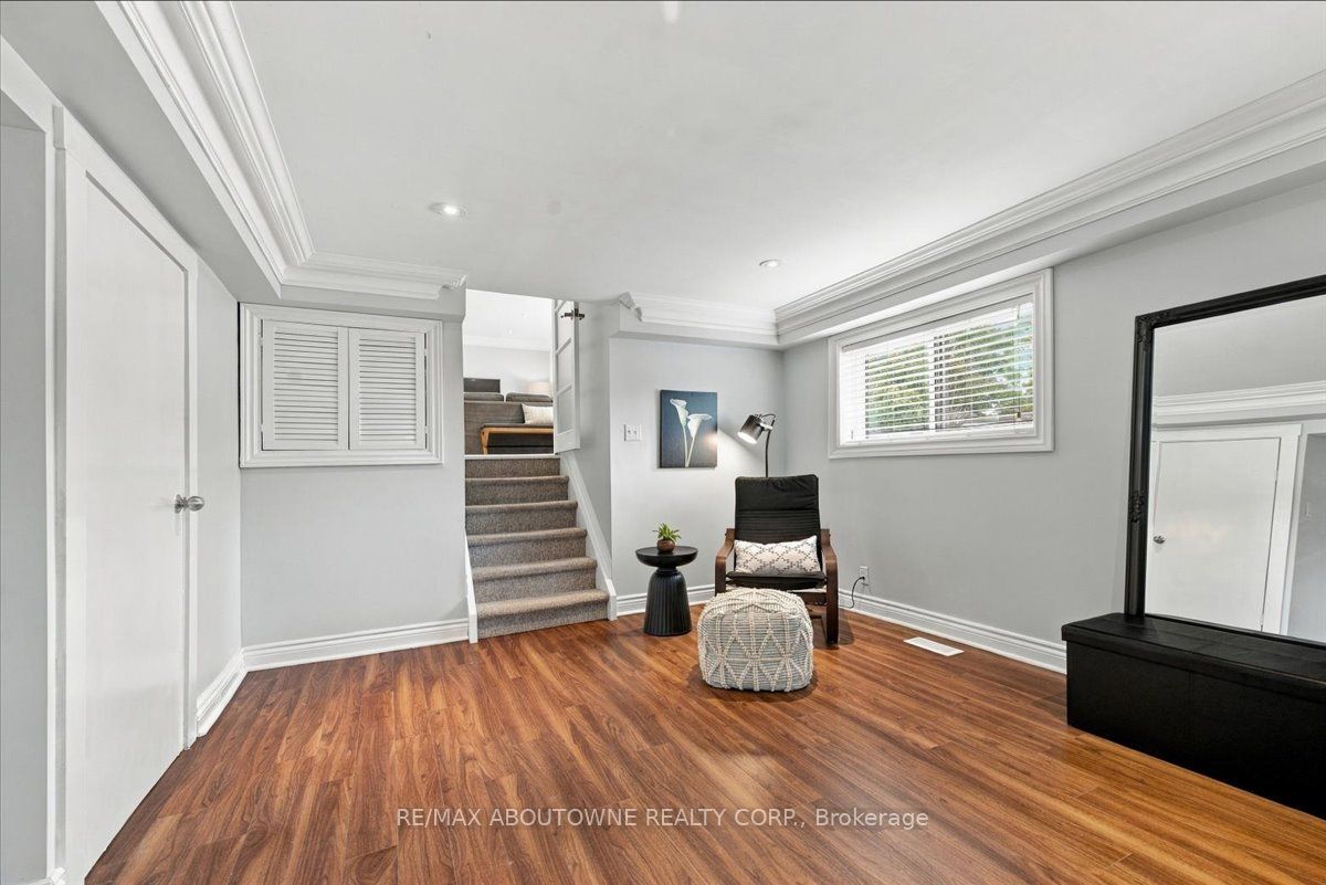 340 Duncombe Drive Property Photo 27