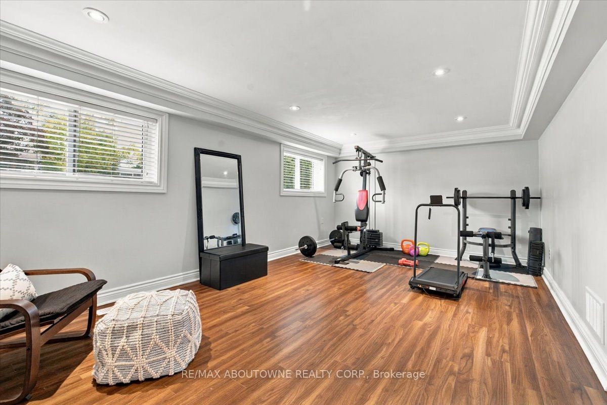 340 Duncombe Drive Property Photo 28