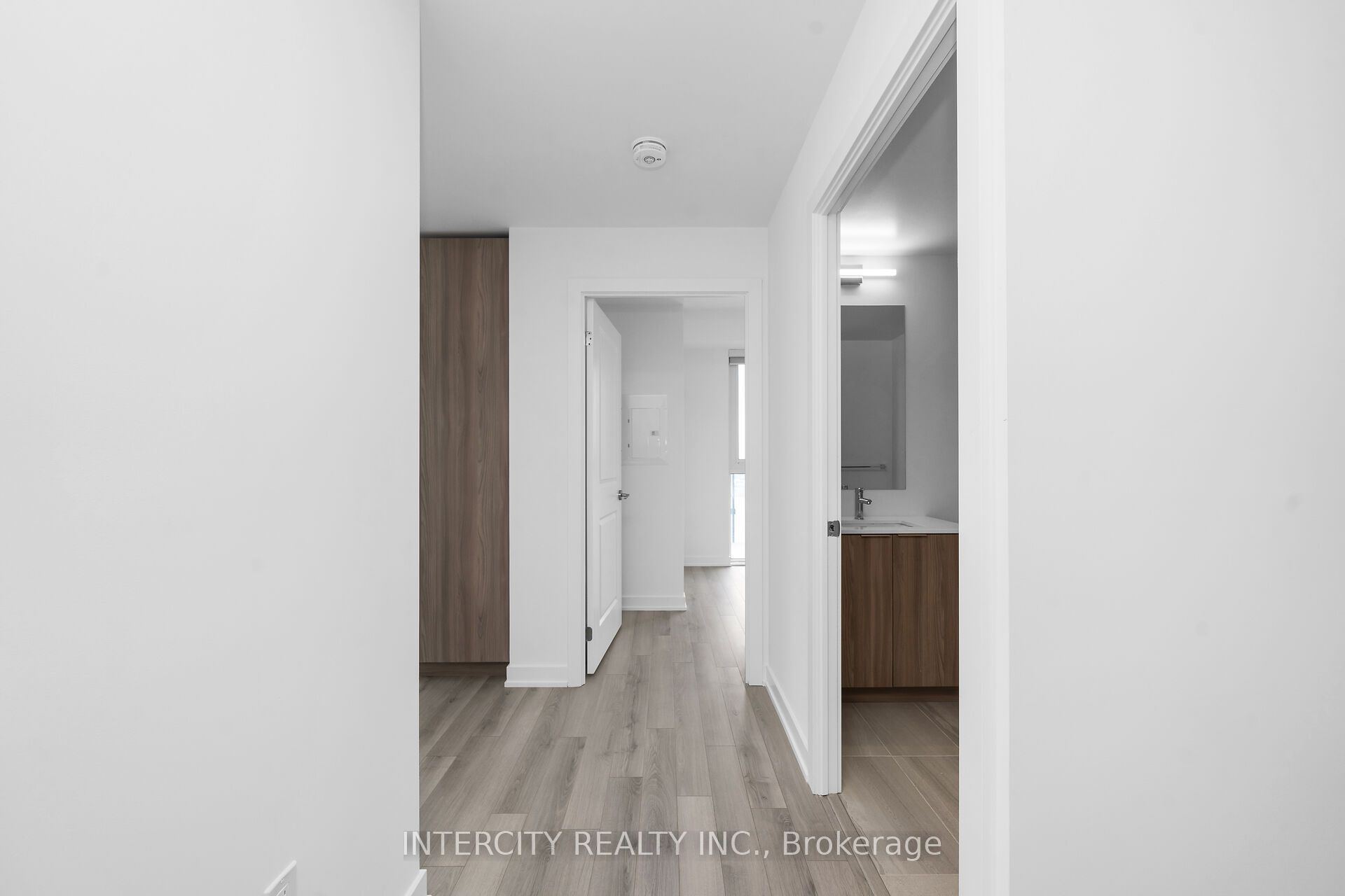 15 Skyridge Drive E 1019 Property Photo 6