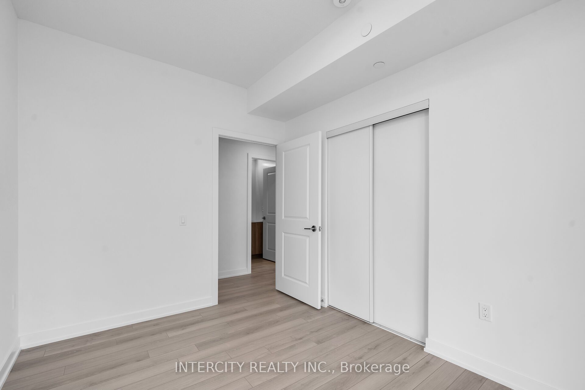 15 Skyridge Drive E 1107 Property Photo 15