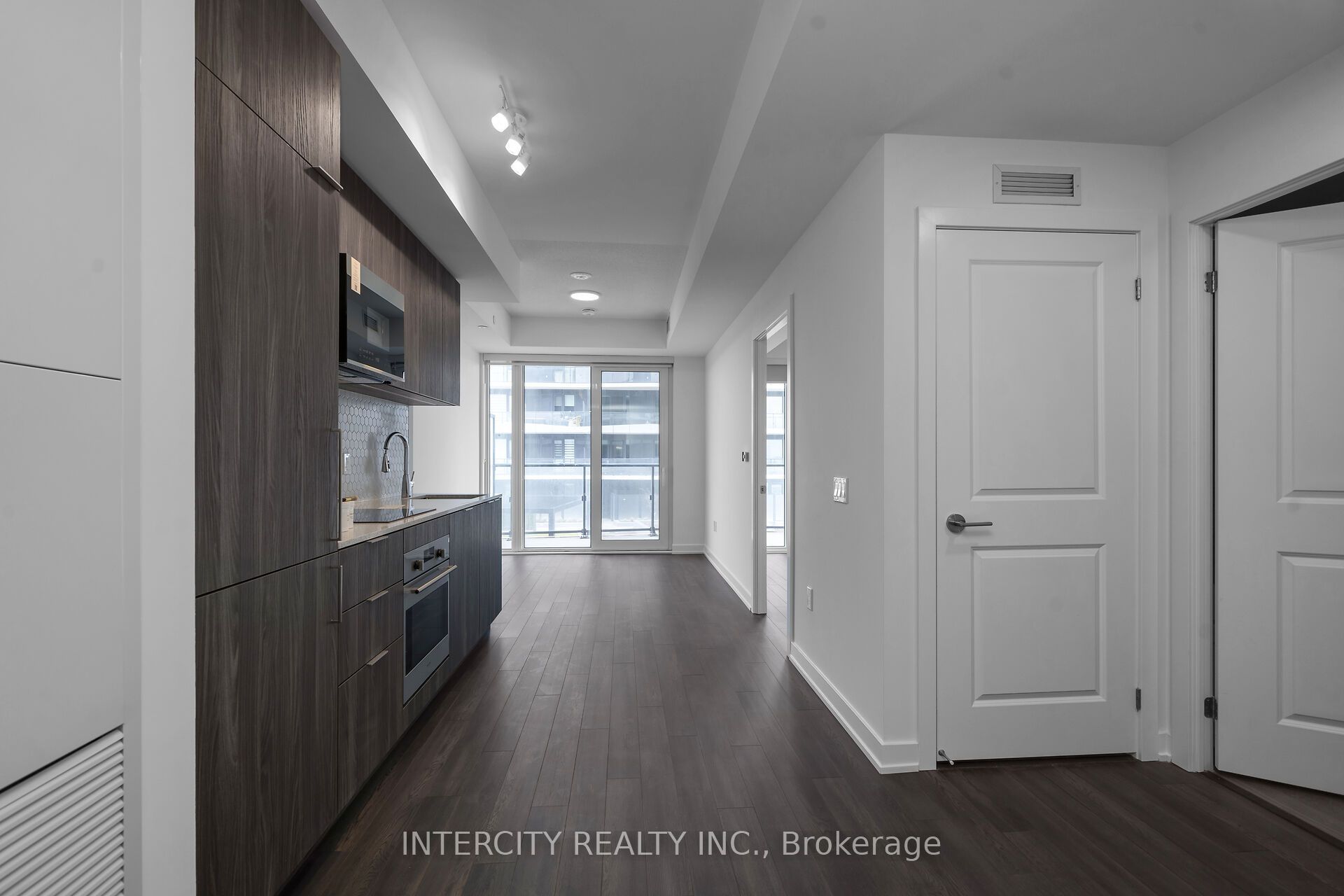 15 Skyridge Drive E 1108 Property Photo 6