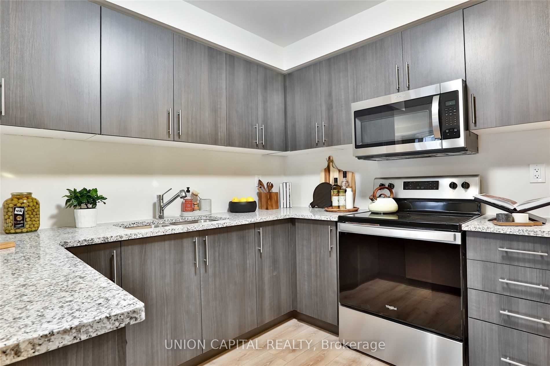 30 Woodstream Drive 13 Property Photo 12