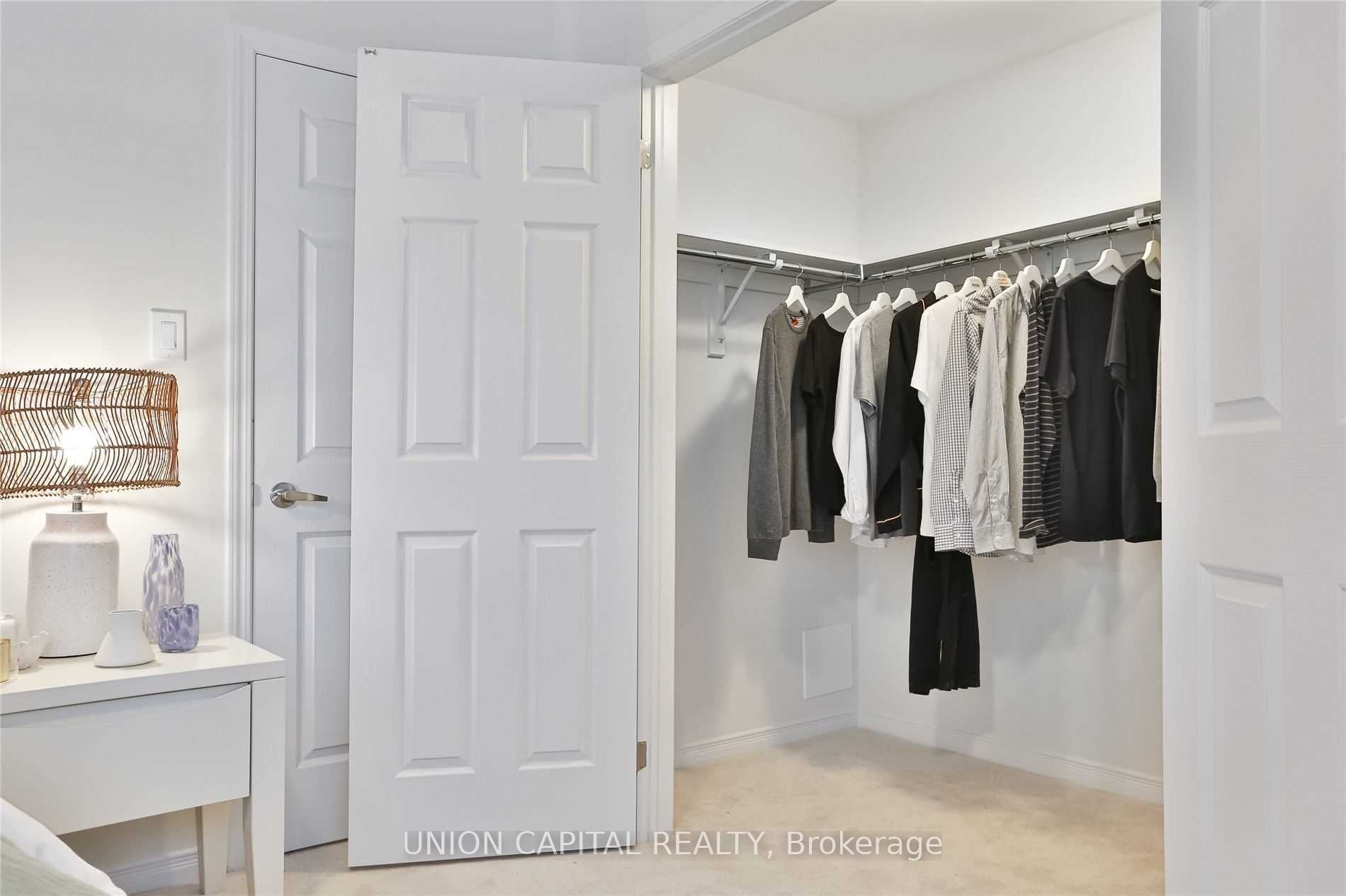 30 Woodstream Drive 13 Property Photo 20