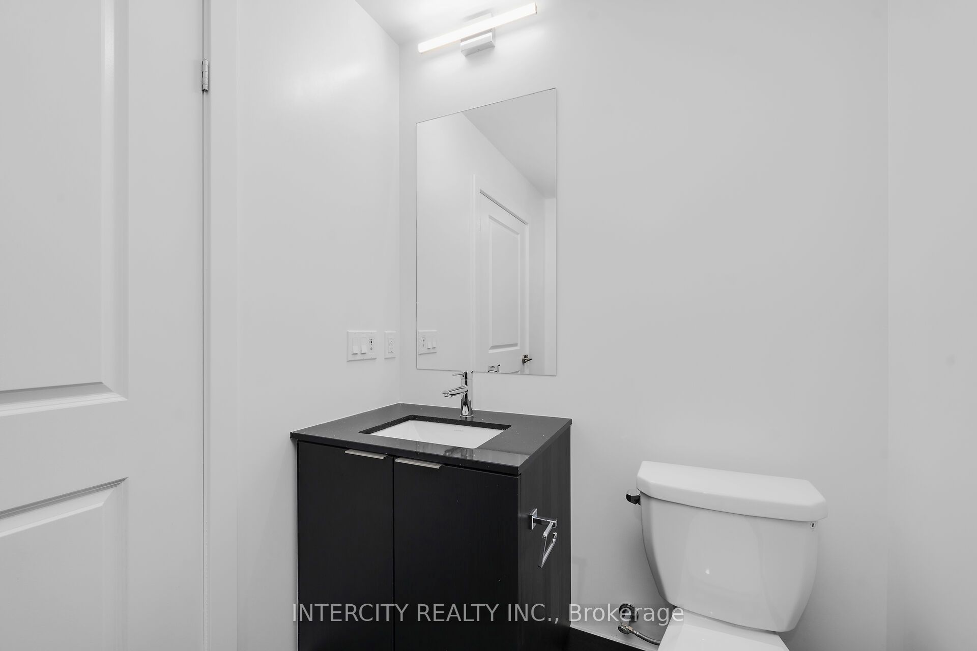 15 Skyridge Drive E 1813 Property Photo 14