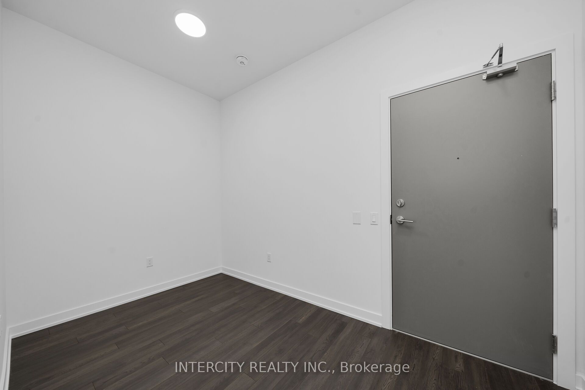 15 Skyridge Drive E 1813 Property Photo 16