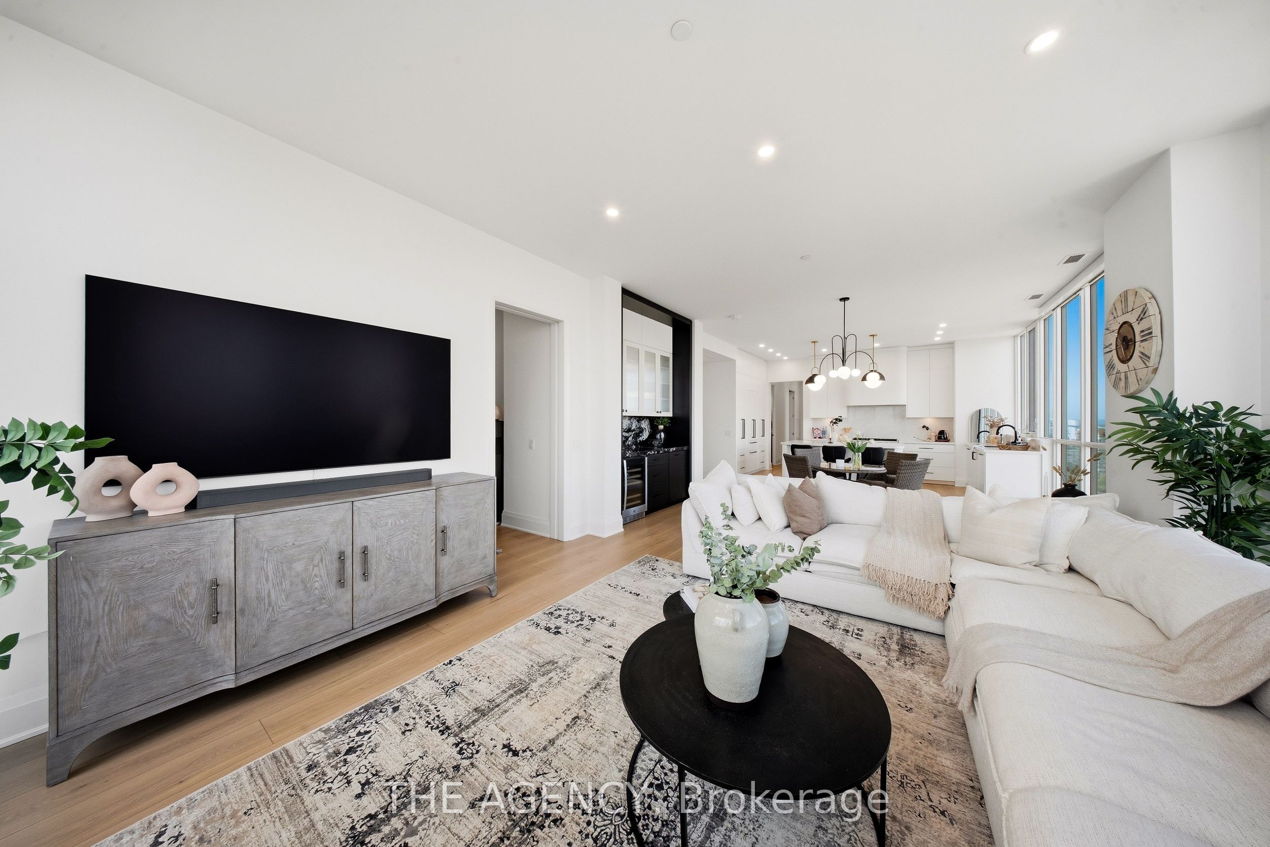2007 James Street 2201 Property Photo 15