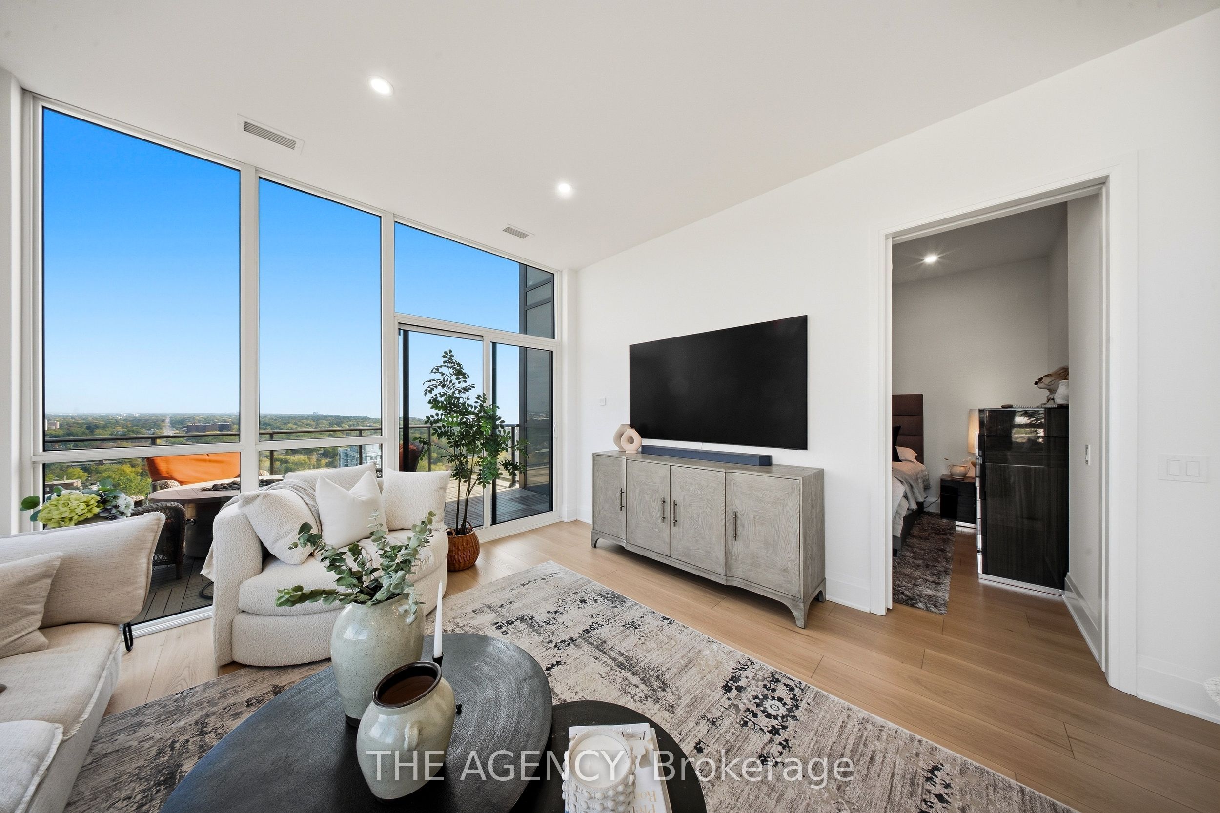 2007 James Street 2201 Property Photo 18