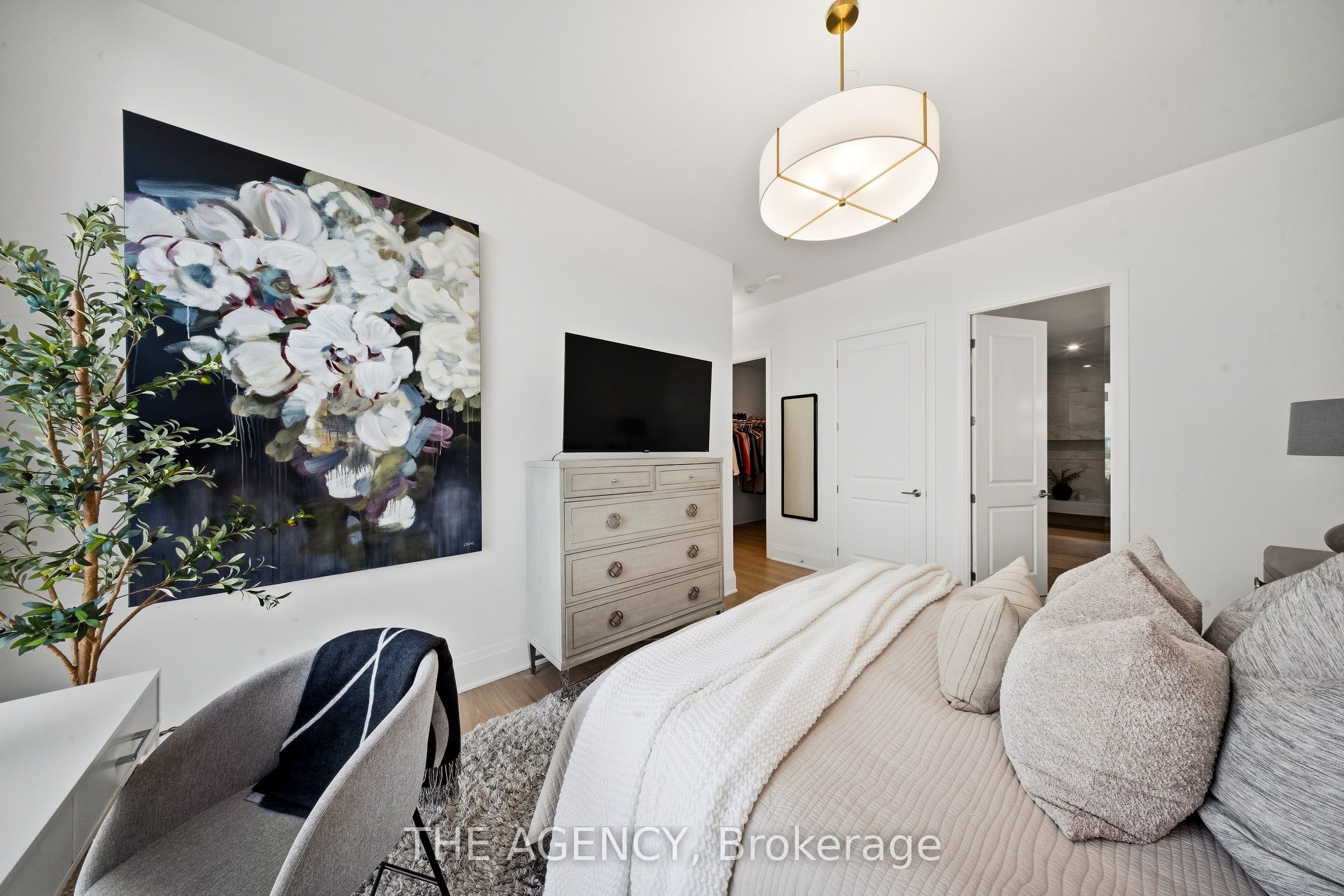 2007 James Street 2201 Property Photo 26