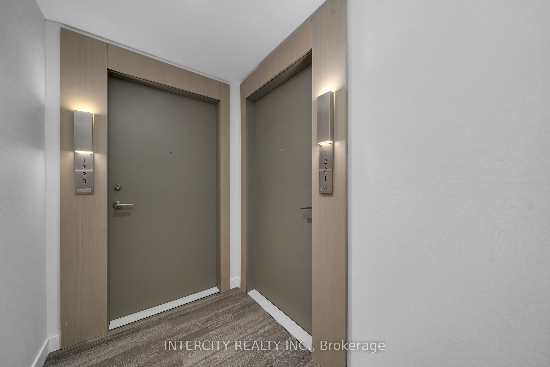 15 Skyridge Drive E 1221 Property Photo 4
