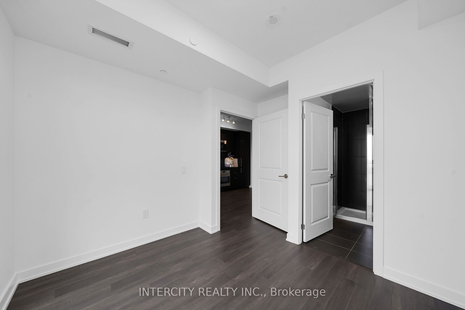 15 Skyridge Drive E 1221 Property Photo 13