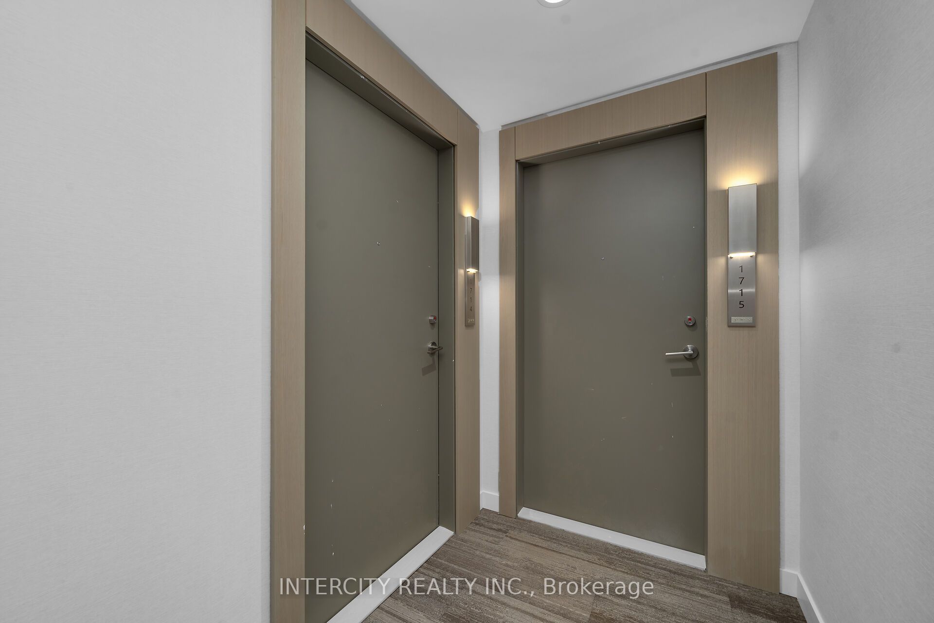 15 Skyridge Drive E 1714 Property Photo 4