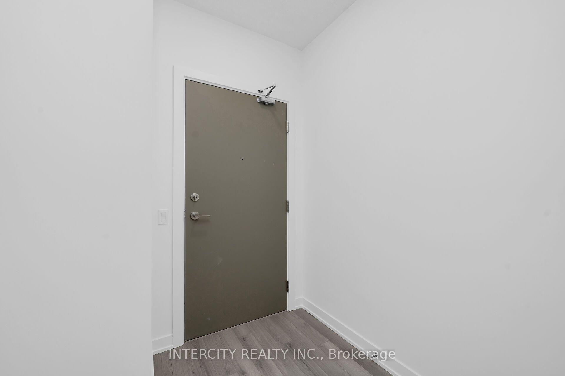 15 Skyridge Drive E 1714 Property Photo 5