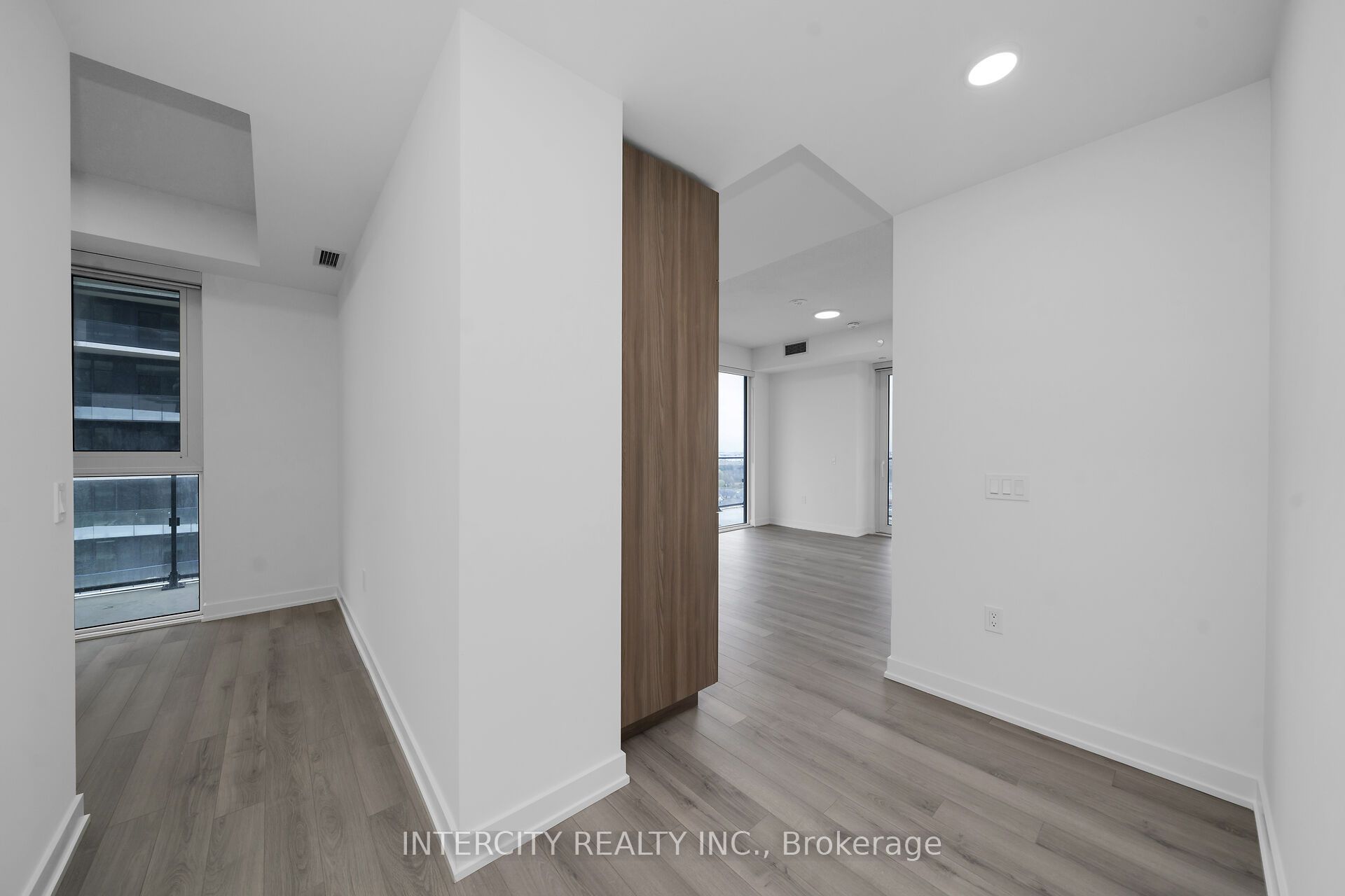 15 Skyridge Drive E 1714 Property Photo 6