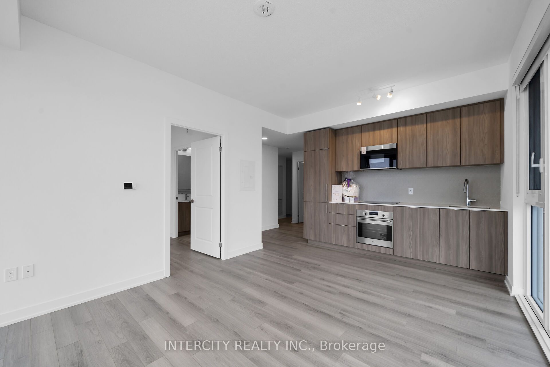 15 Skyridge Drive E 1714 Property Photo 8