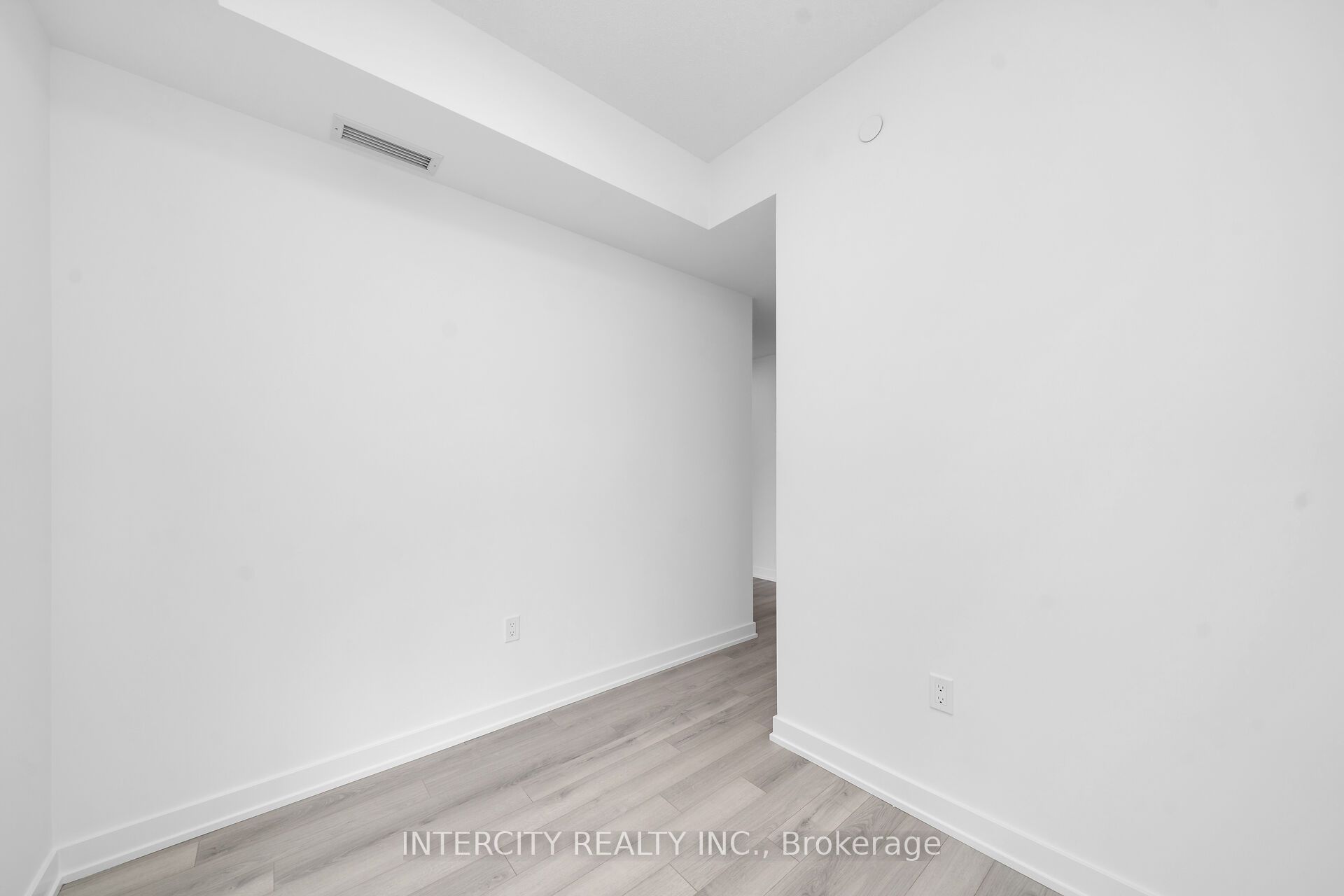 15 Skyridge Drive E 1714 Property Photo 15