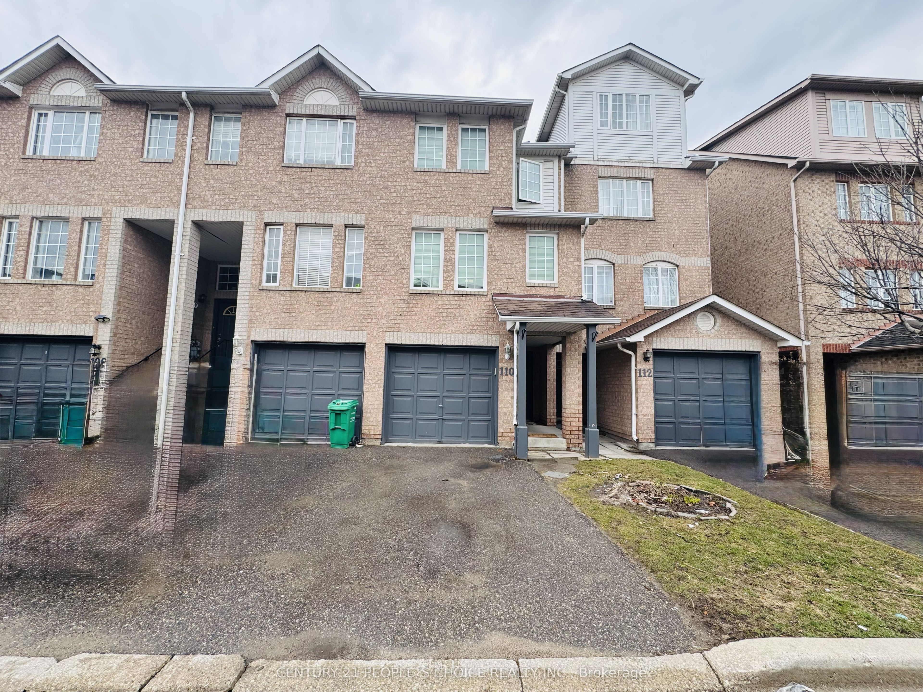 110 Spadina Road Property Photo 2