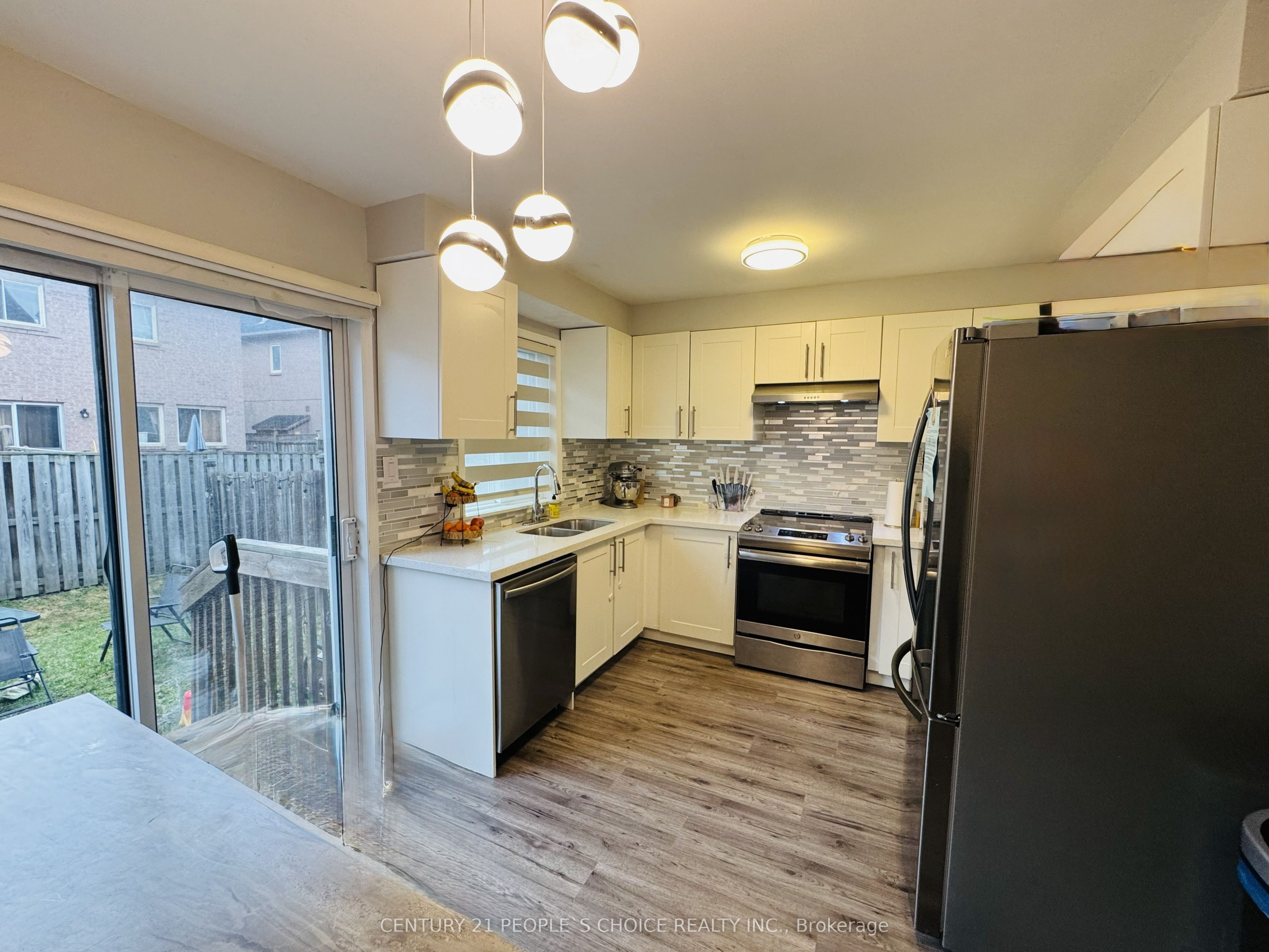 110 Spadina Road Property Photo 8
