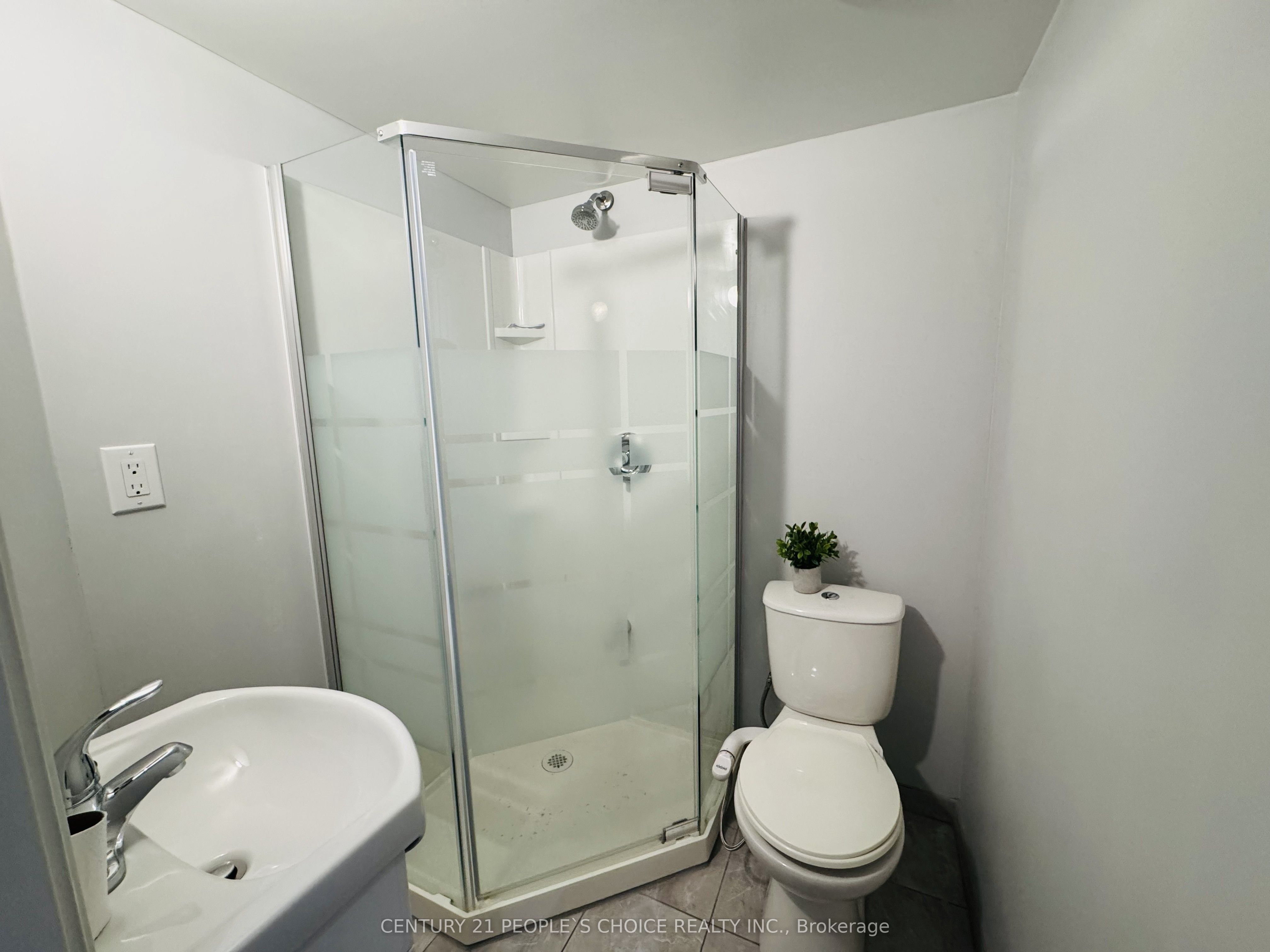 110 Spadina Road Property Photo 22
