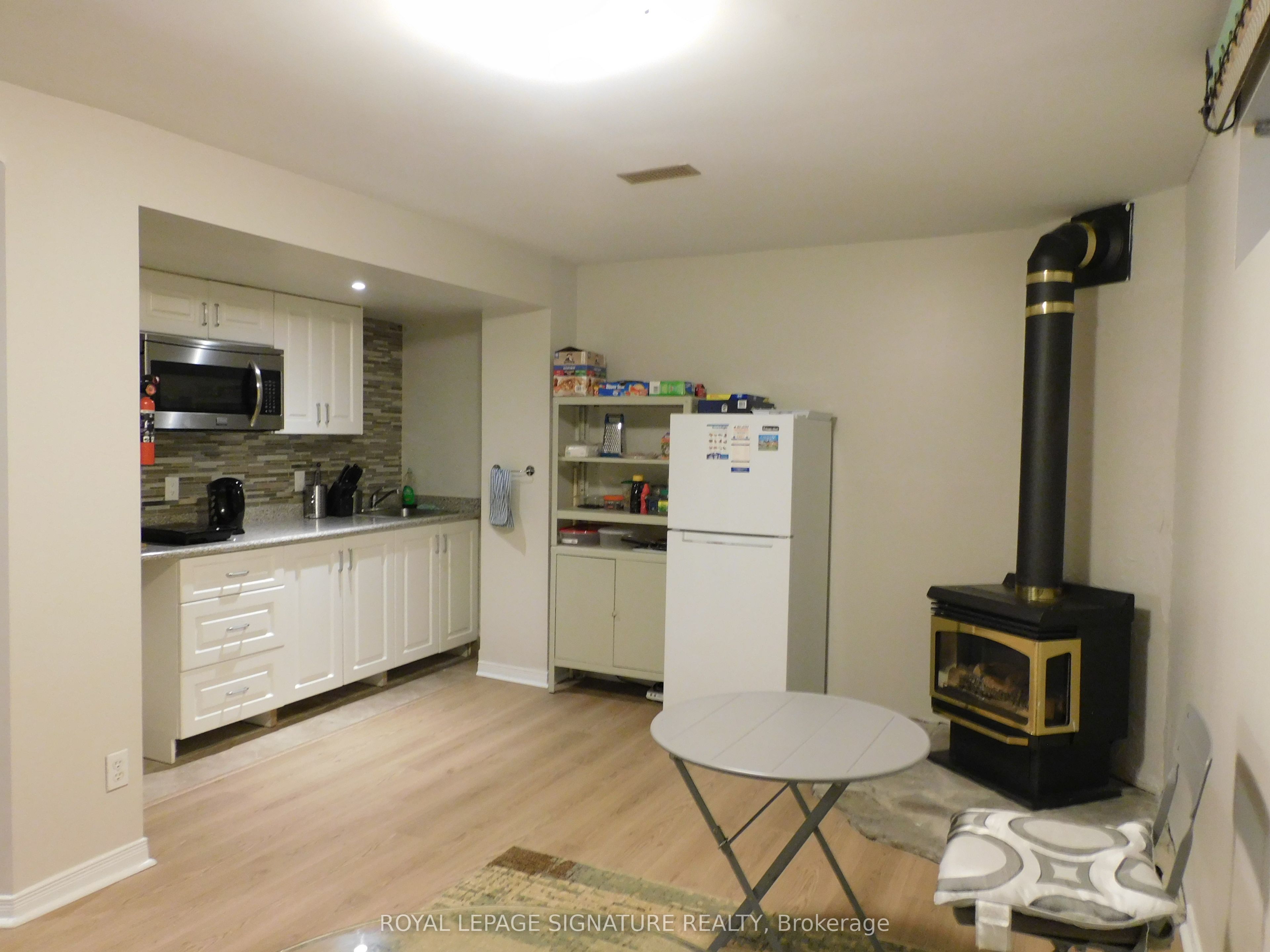 1132 Queen Street W Property Photo 2