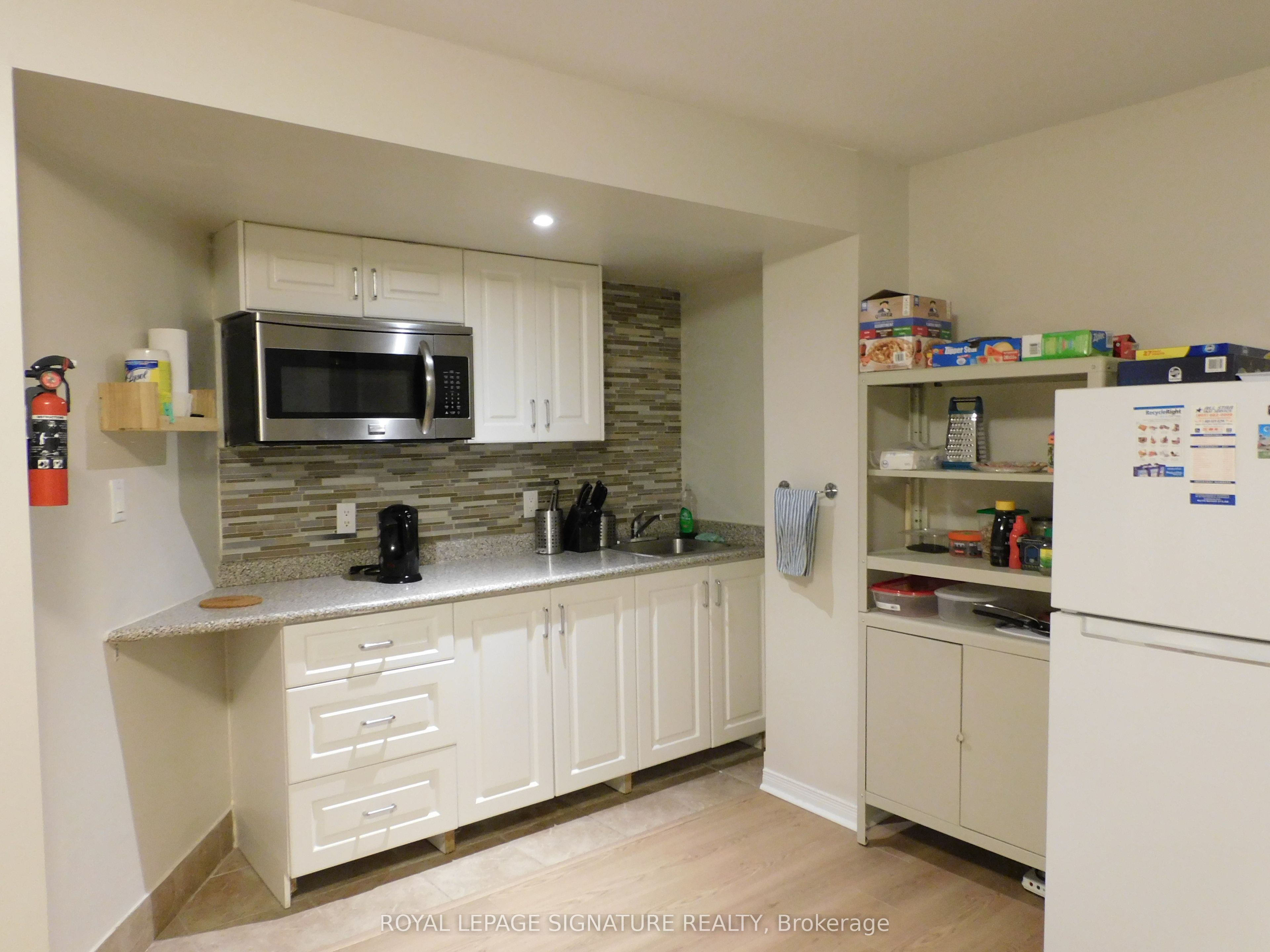 1132 Queen Street W Property Photo 4