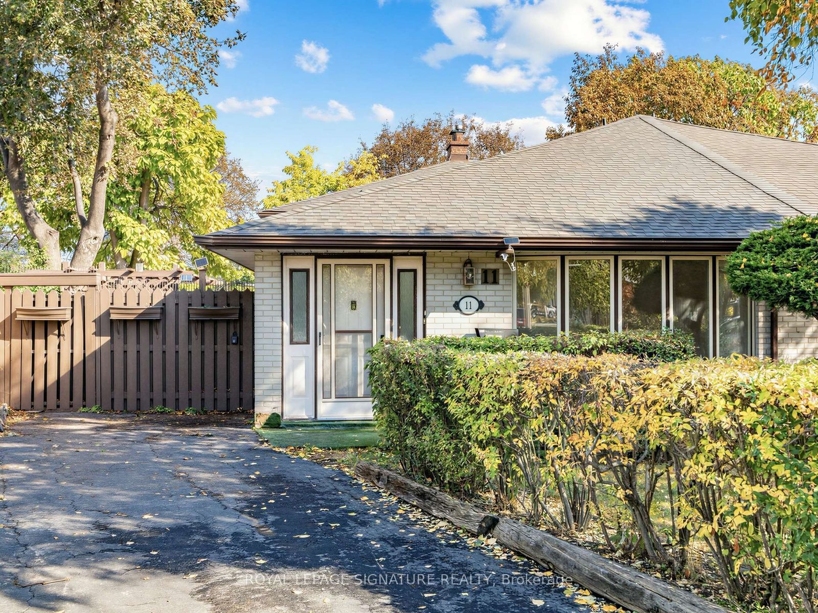 11 Albion Crescent Property Photo 1