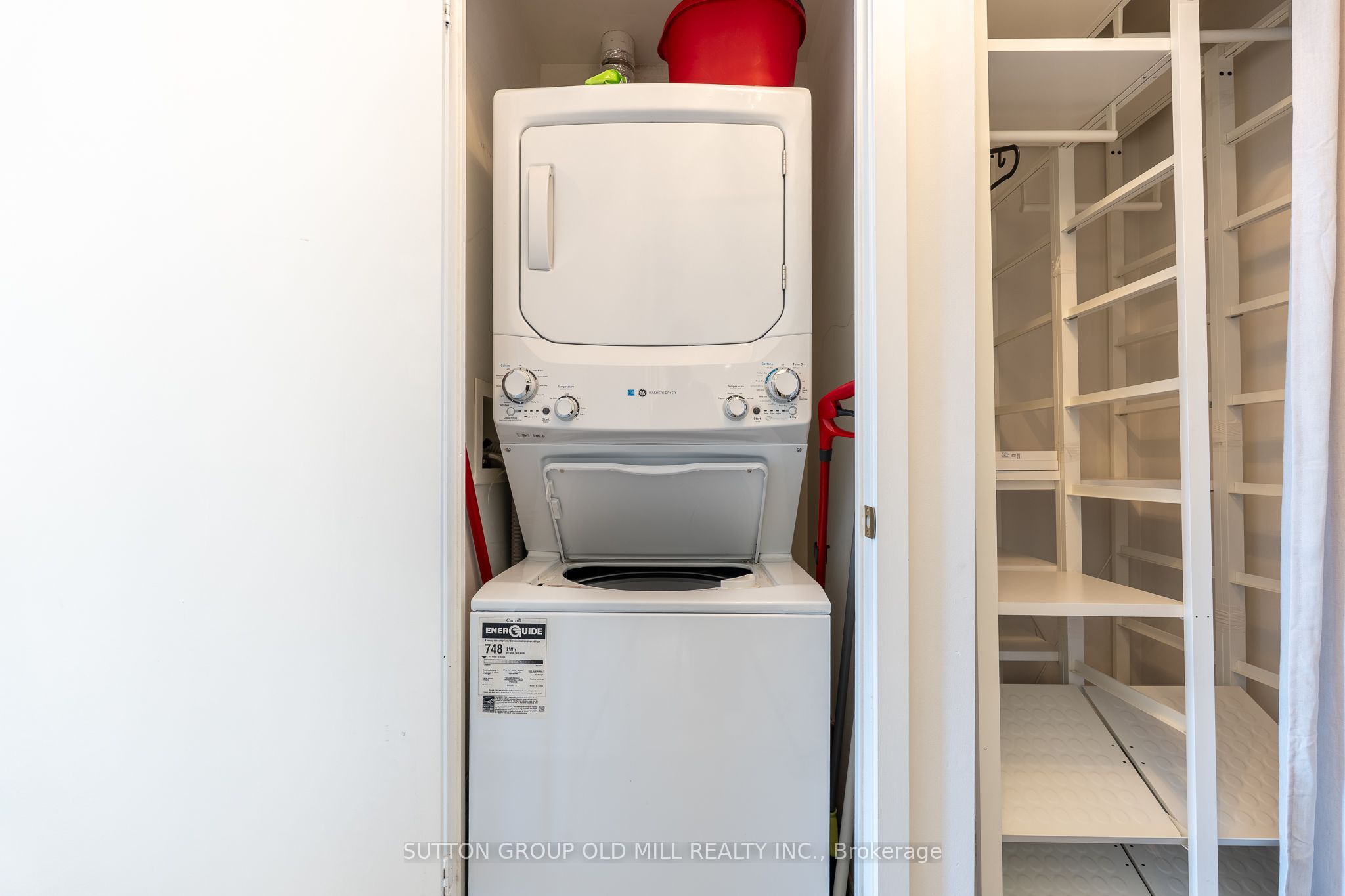 105 The Queensway 812 Property Photo 26