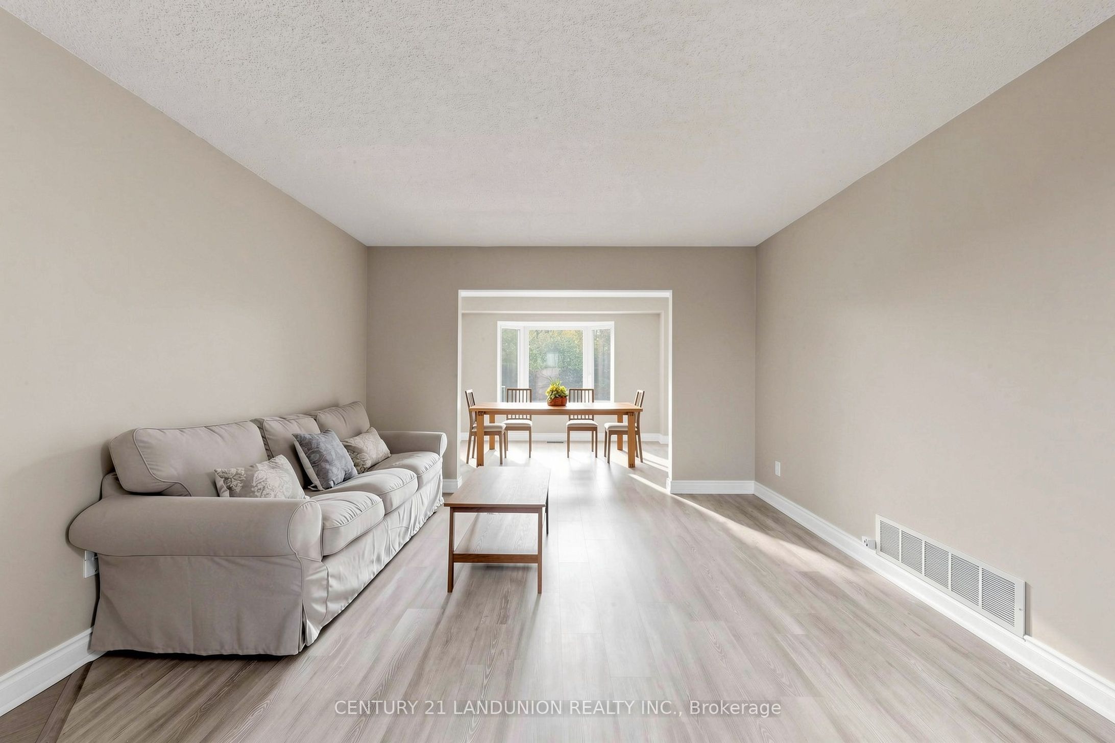 4223 Lastrada Heights Property Photo 8