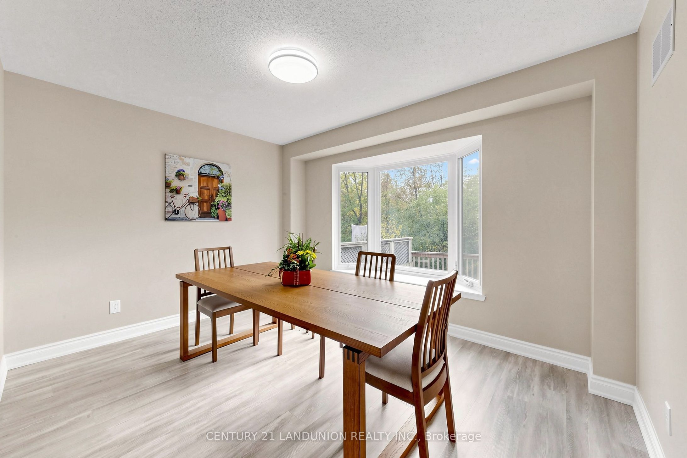 4223 Lastrada Heights Property Photo 11